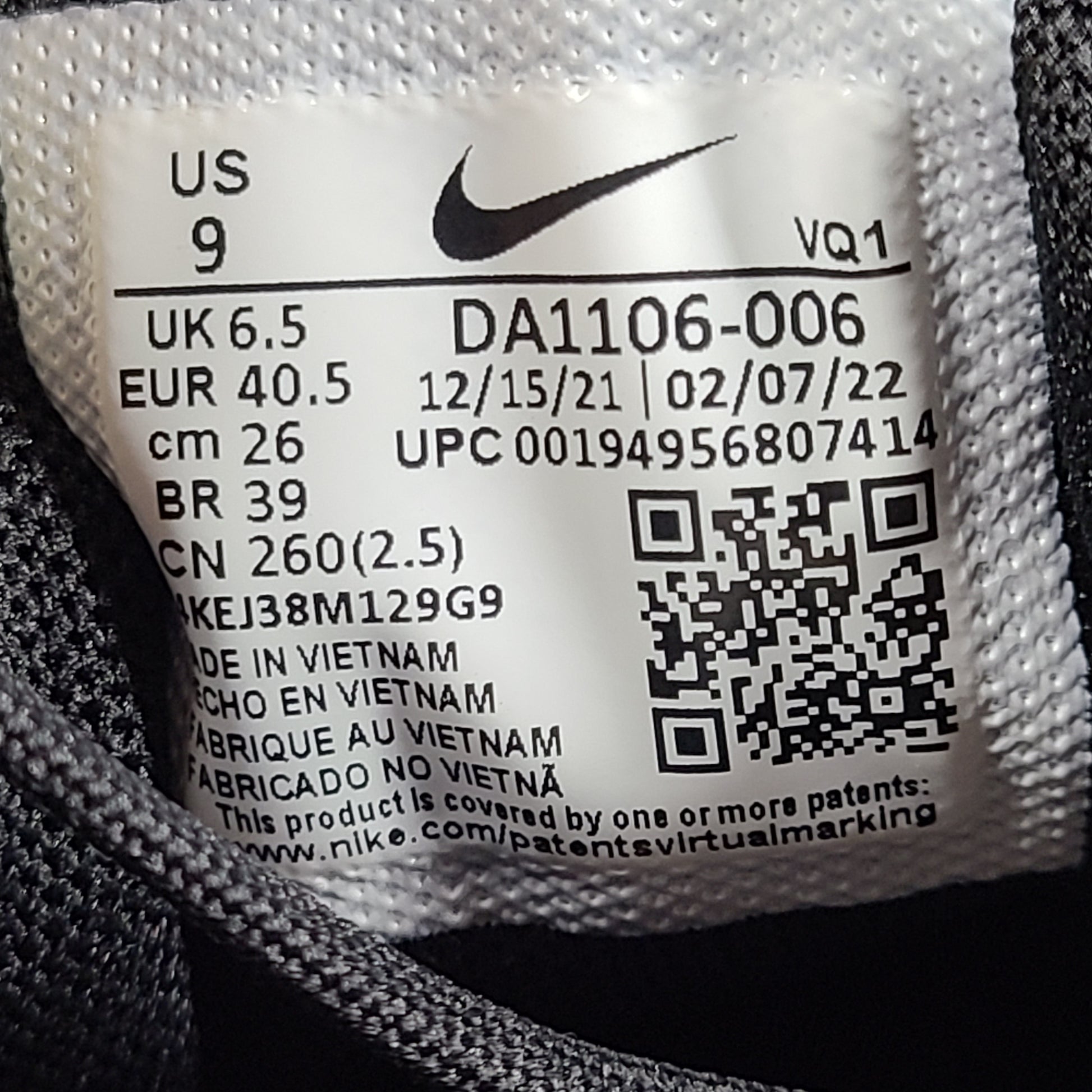 Sleek black Nike Quest 4 running shoes deliver lightweight cushioning and a streamlined fit for daily road runs.