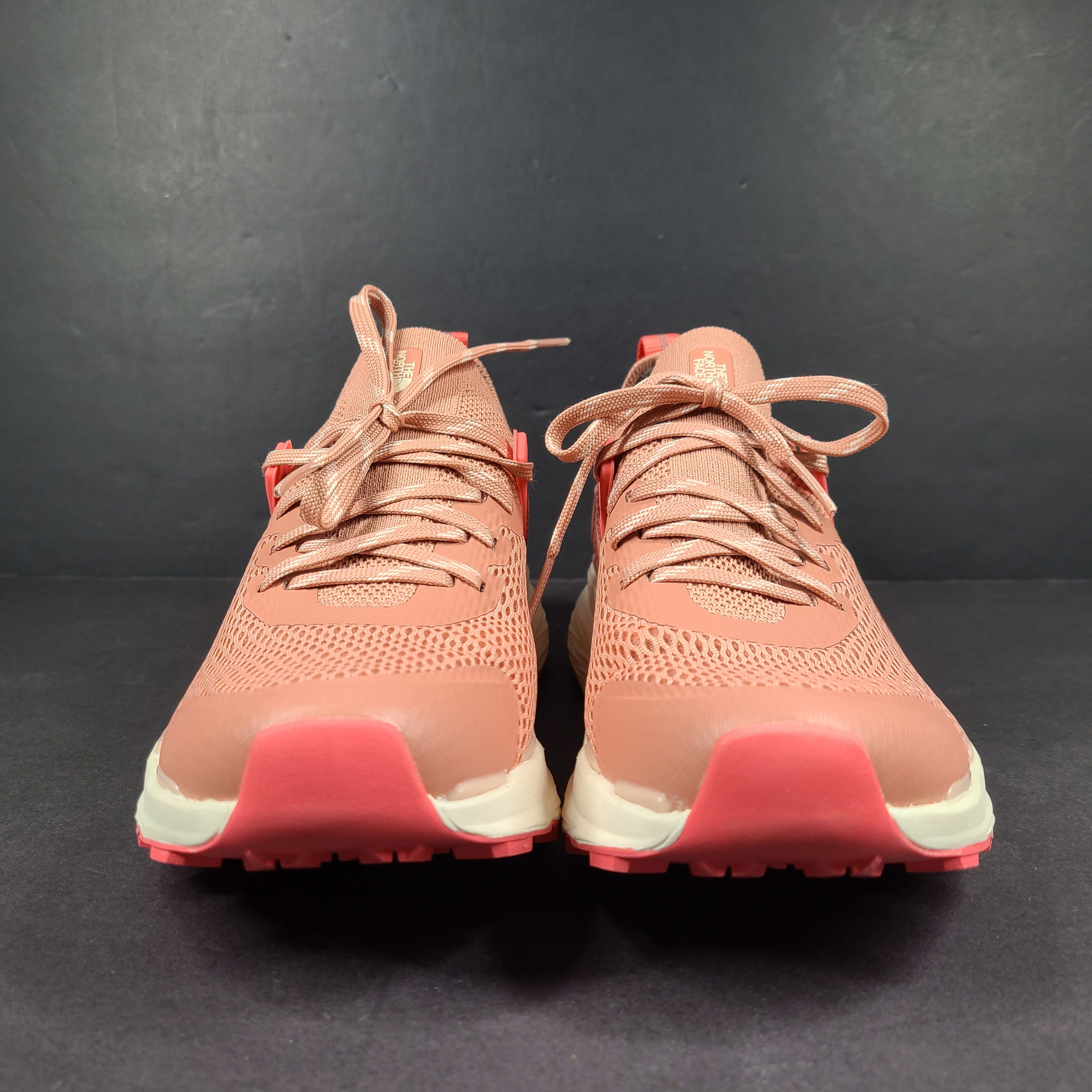Women's Vectiv shoes in peach and white color