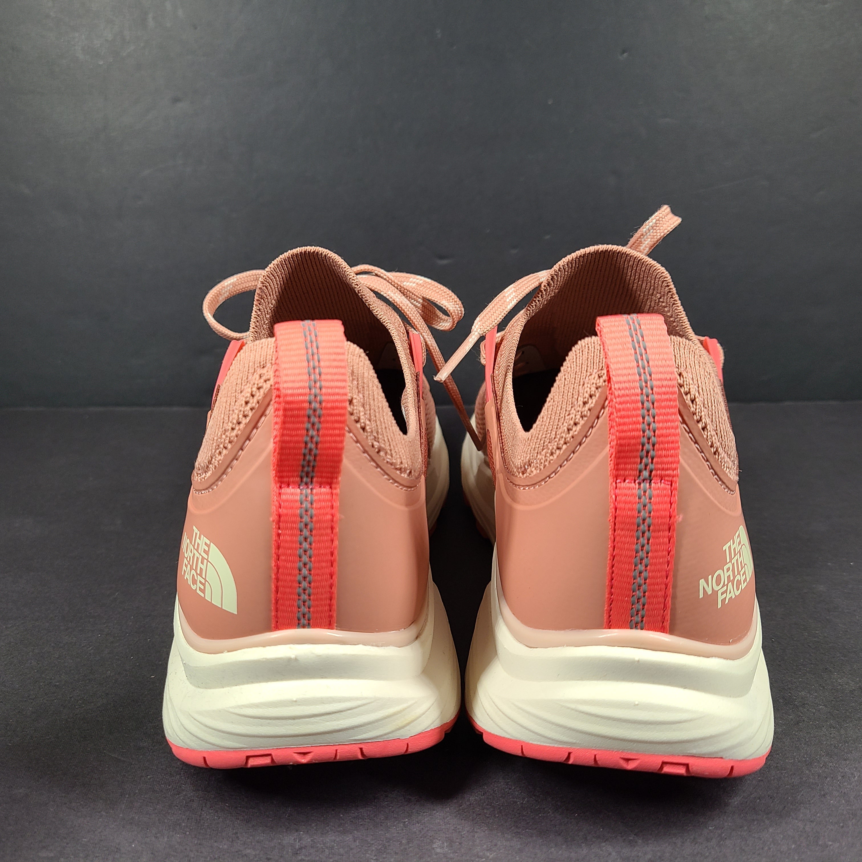 Women's Vectiv shoes in peach and white color