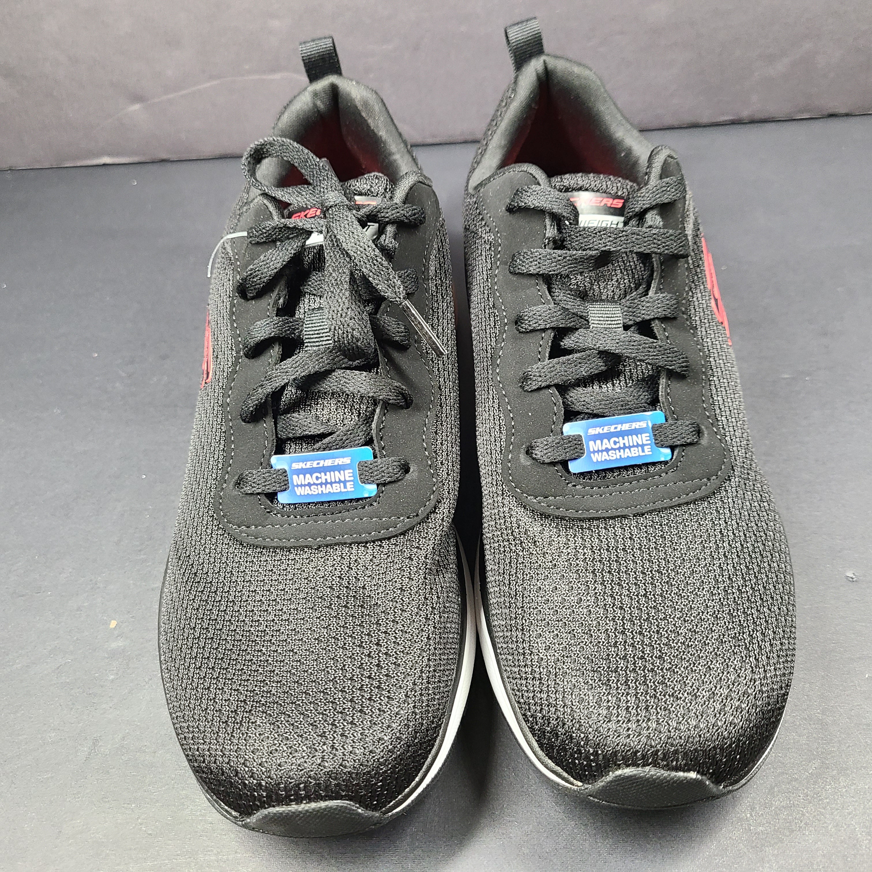Comfortable Skechers SN 12573 Men's Sneakers in black color.