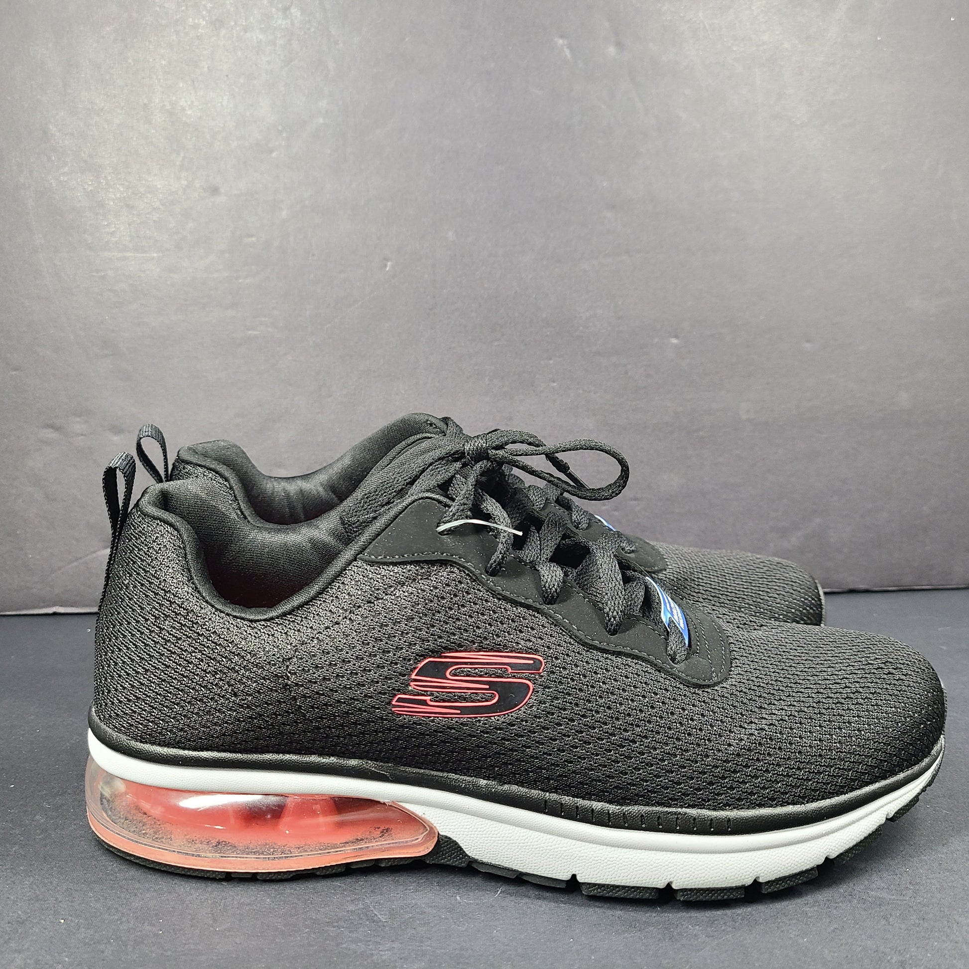 Comfortable Skechers SN 12573 Men's Sneakers in black color.