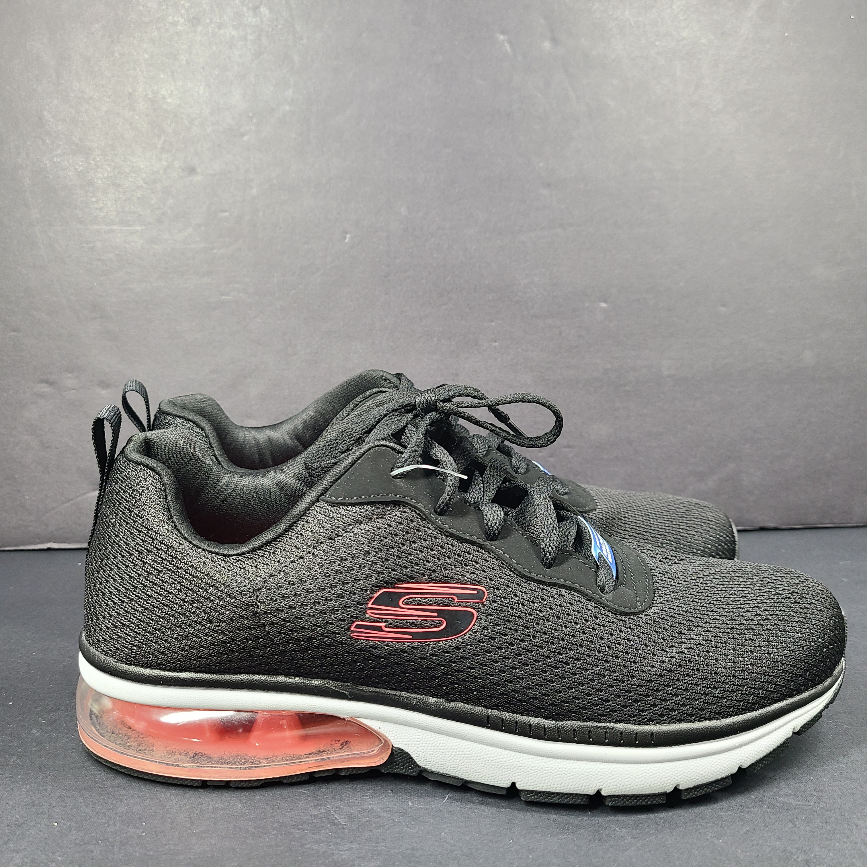 Comfortable Skechers SN 12573 Men's Sneakers in black color.