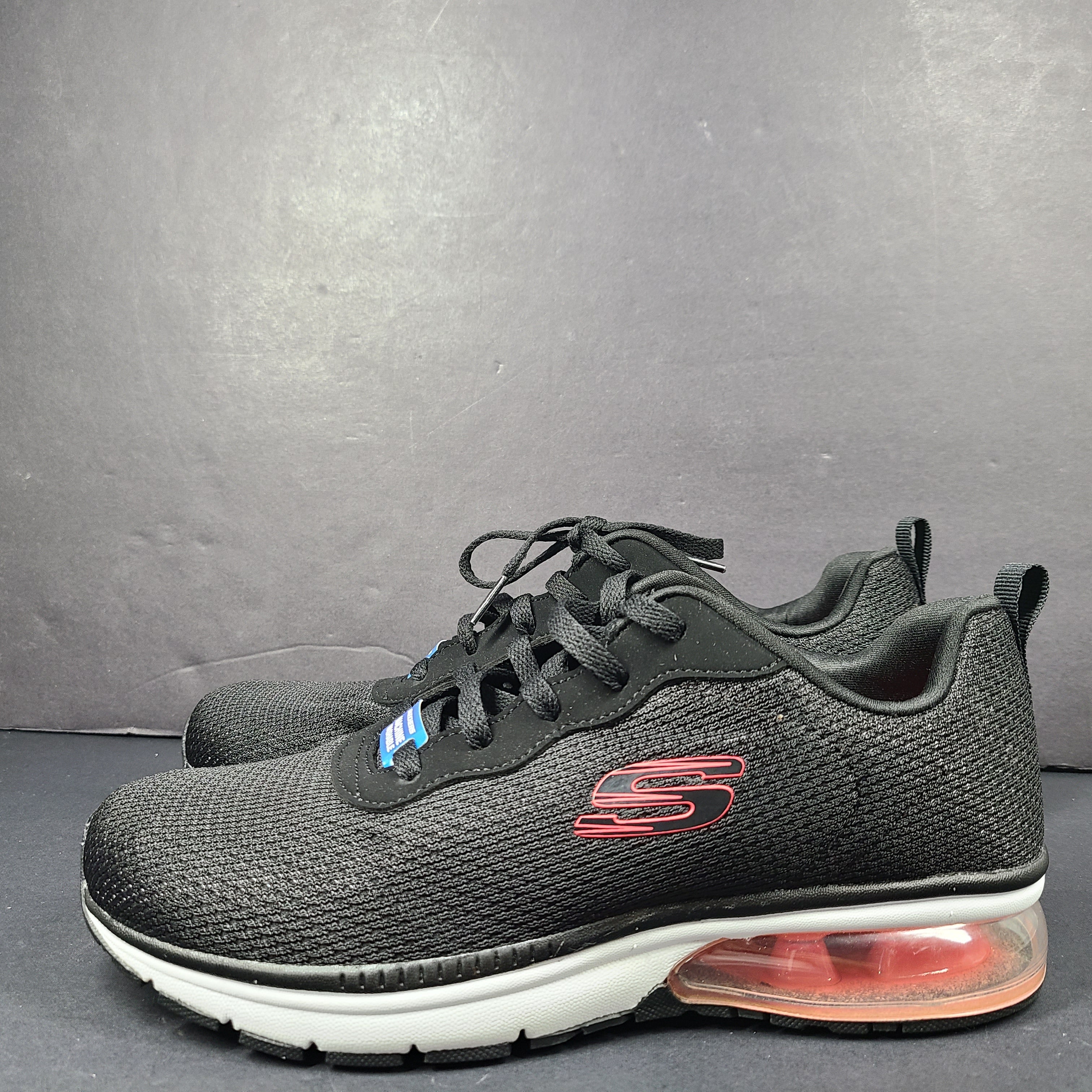 Comfortable Skechers SN 12573 Men's Sneakers in black color.