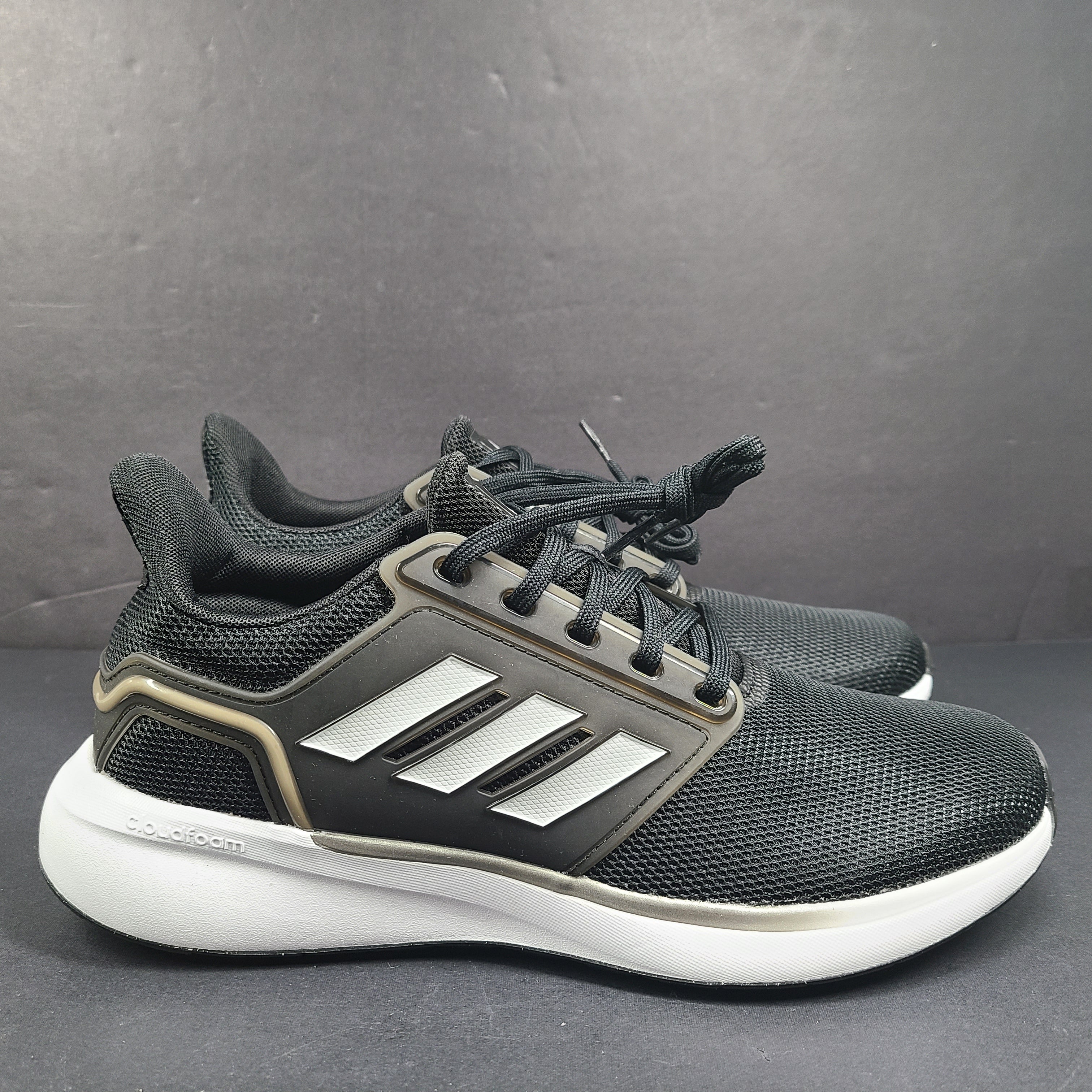 Black Adidas Cloudfoam Comfort men's sneakers in US size 11 with a low-profile athletic design.