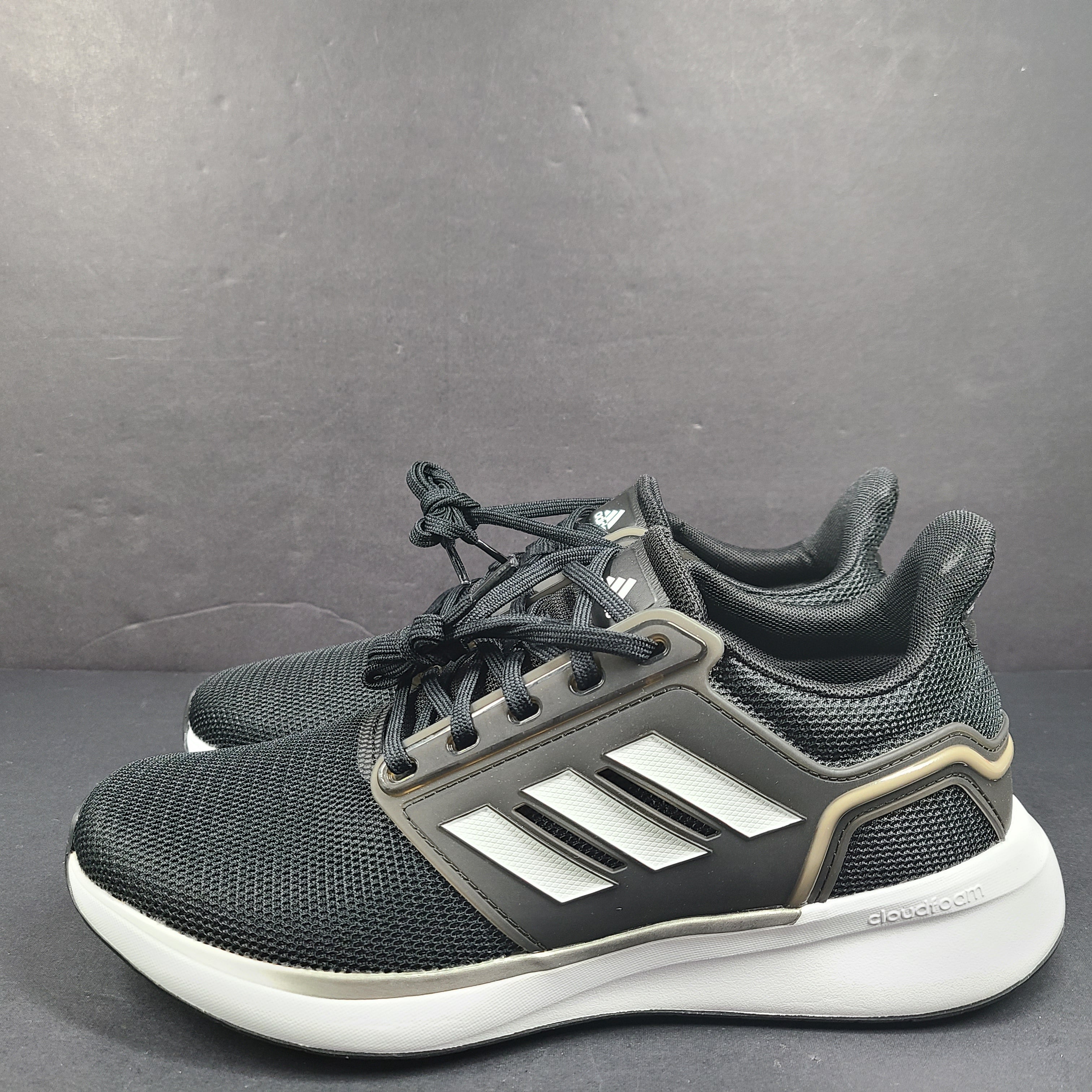 Black Adidas Cloudfoam Comfort men's sneakers in US size 11 with a low-profile athletic design.