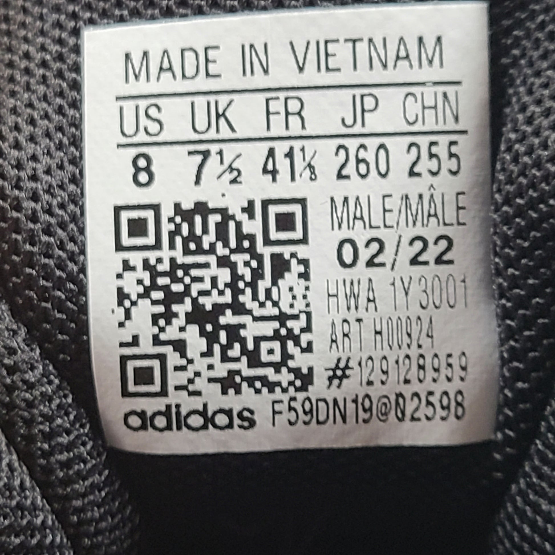 Black Adidas Cloudfoam Comfort men's sneakers in US size 11 with a low-profile athletic design.