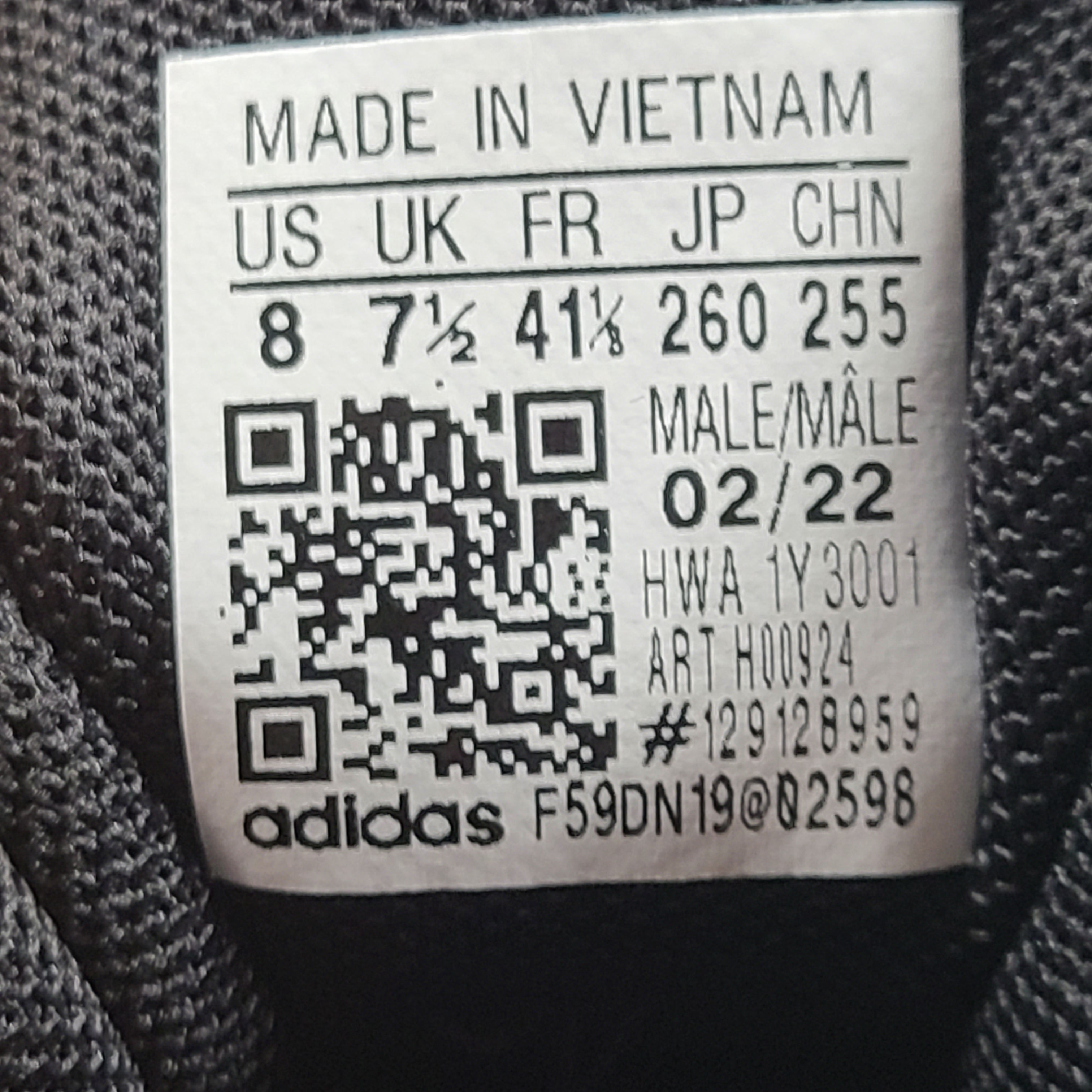 Black Adidas Cloudfoam Comfort men's sneakers in US size 11 with a low-profile athletic design.