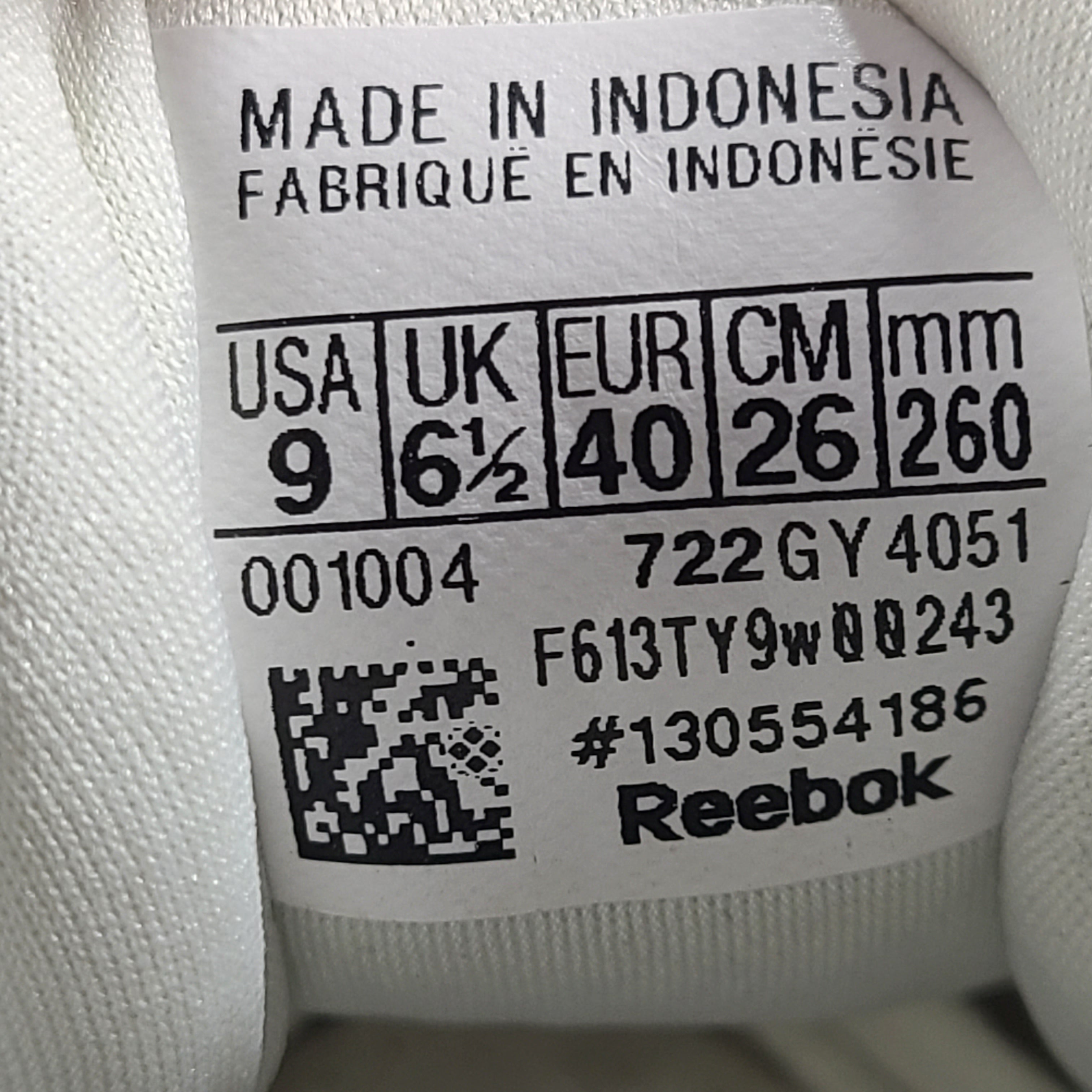 Lightweight Reebok Fluxlite training shoes in gray and teal, US size 9, built for everyday performance.