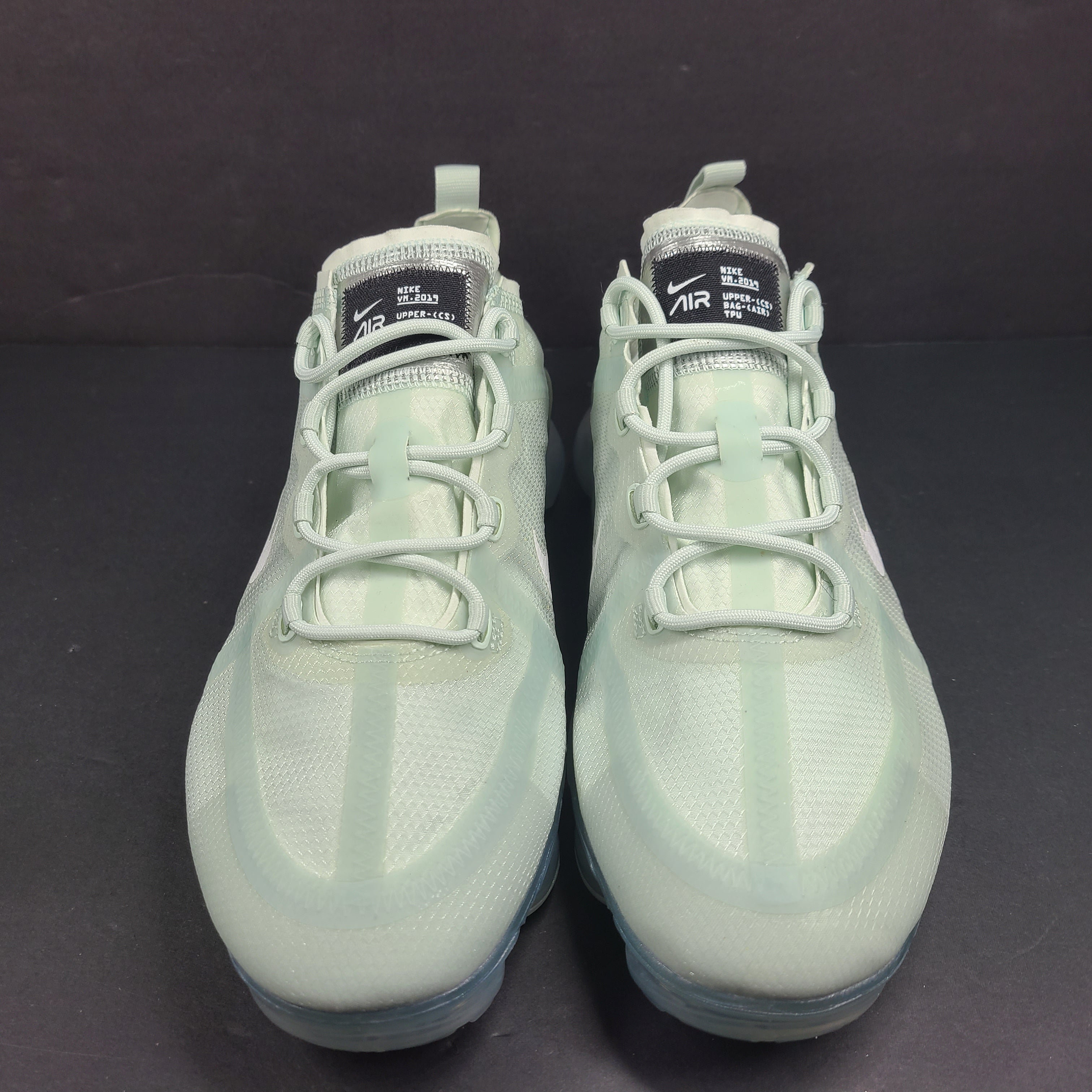 Nike Air VaporMax 2019 in mint green, US 9.5, model AR6631-005 for men.