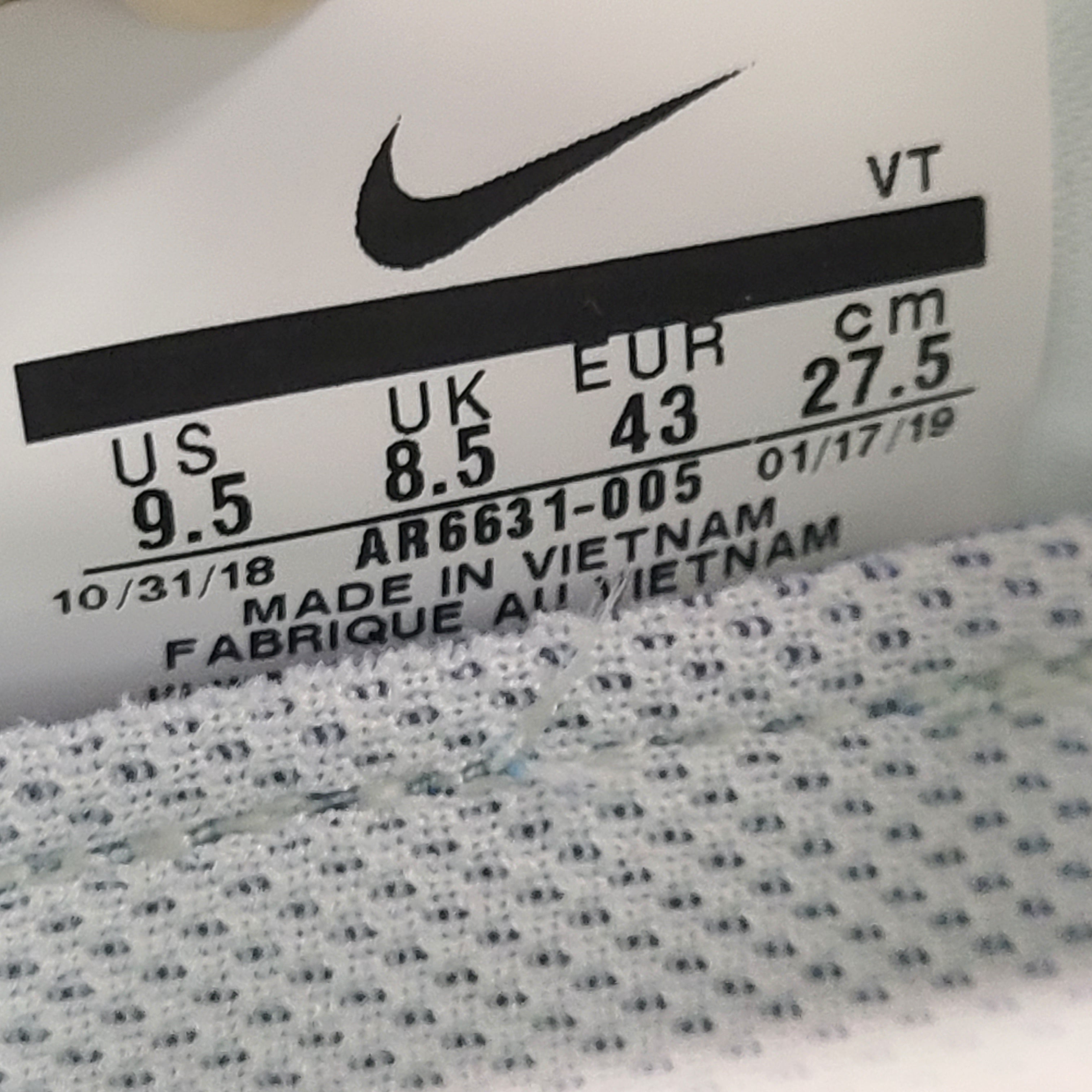 Nike Air VaporMax 2019 in mint green, US 9.5, model AR6631-005 for men.
