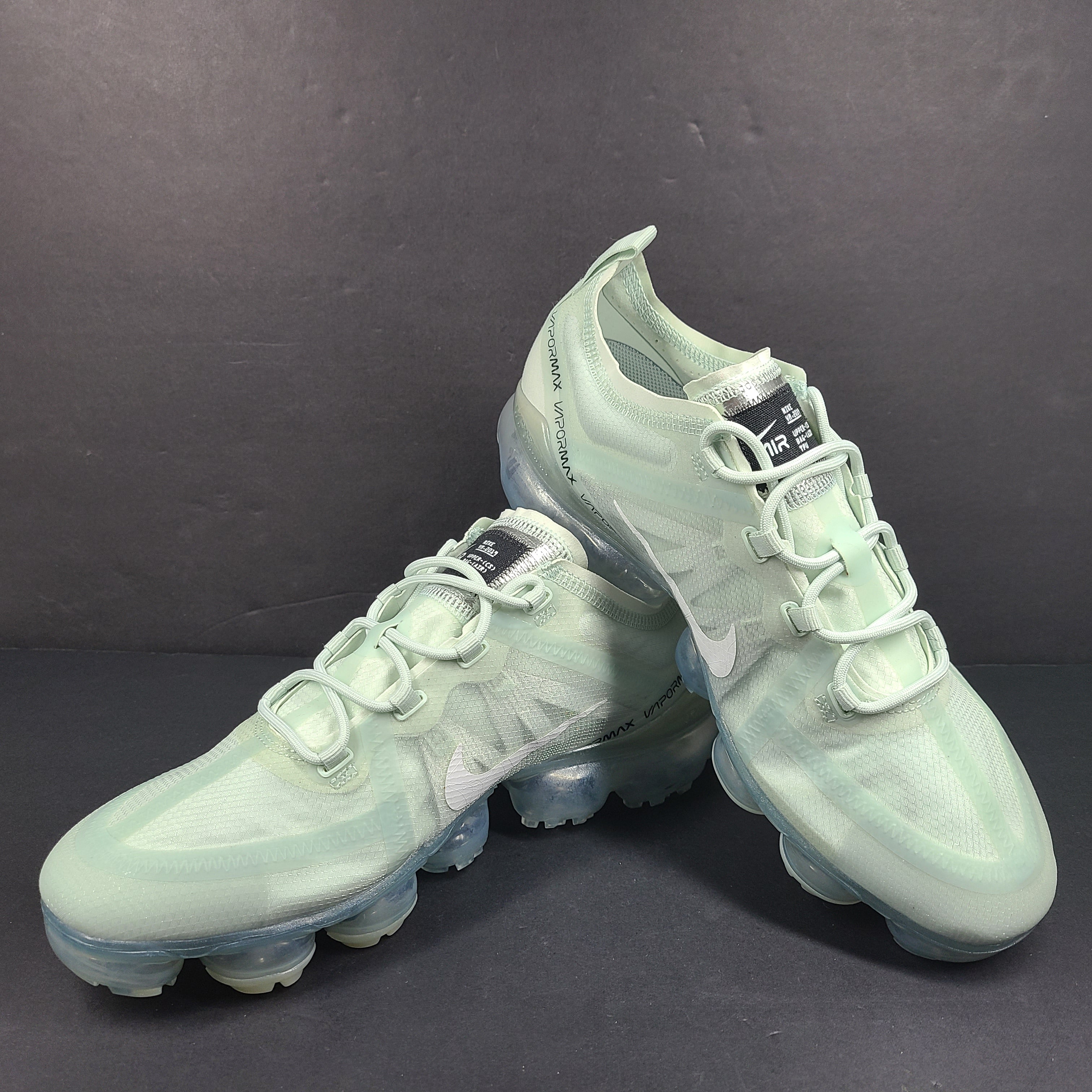 Nike Air VaporMax 2019 in mint green, US 9.5, model AR6631-005 for men.
