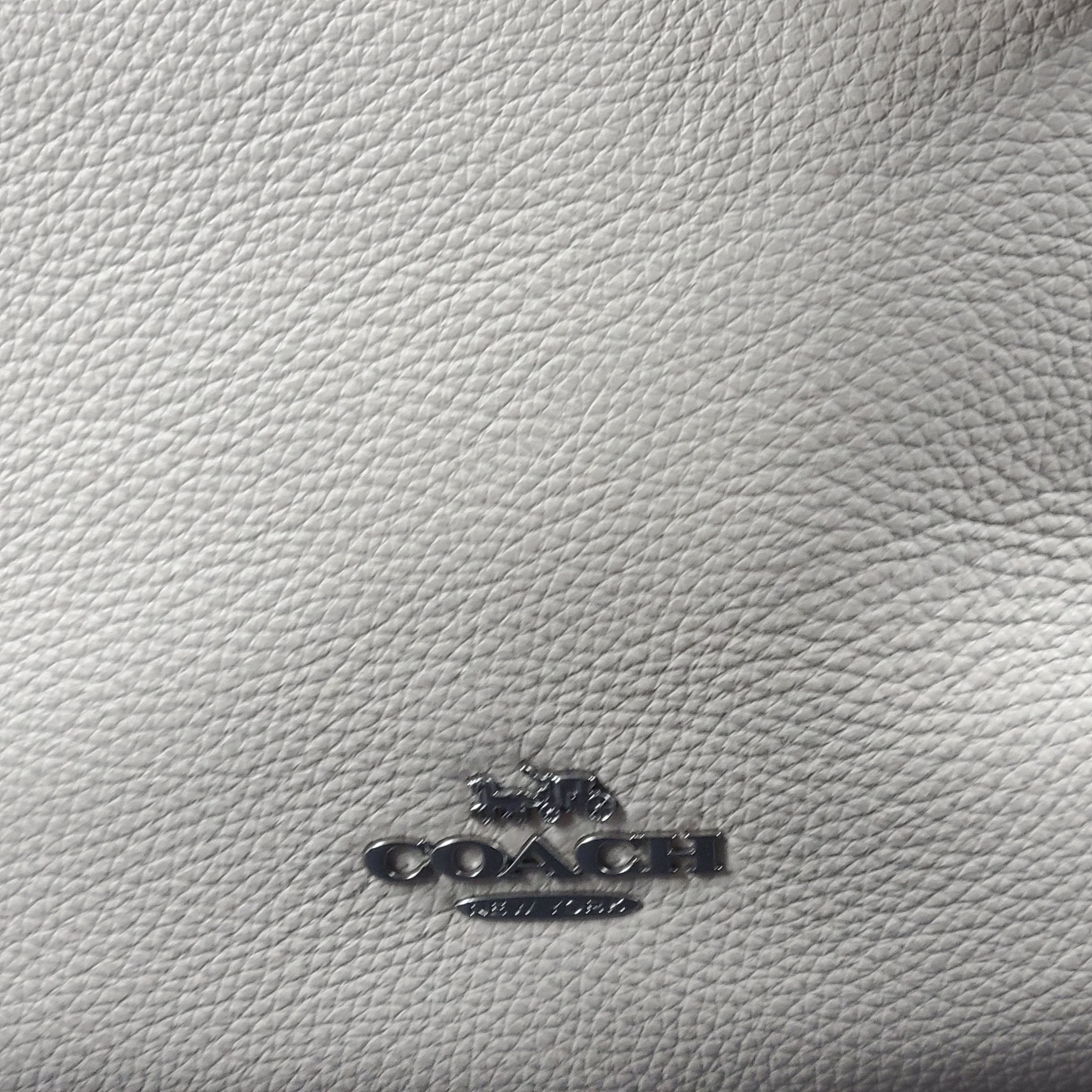 Coach Meadow pebble leather tote in Chalk, model CM074, designed for everyday carry.