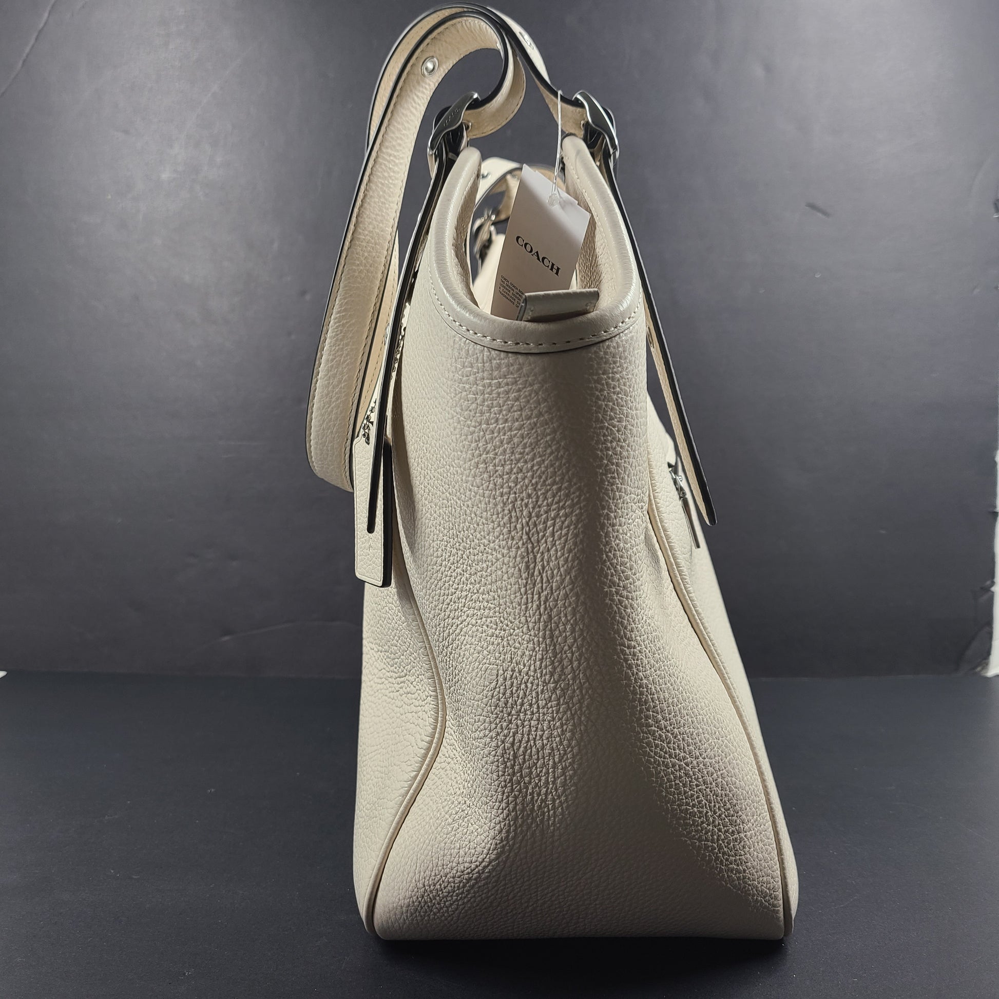 Coach Meadow pebble leather tote in Chalk, model CM074, designed for everyday carry.