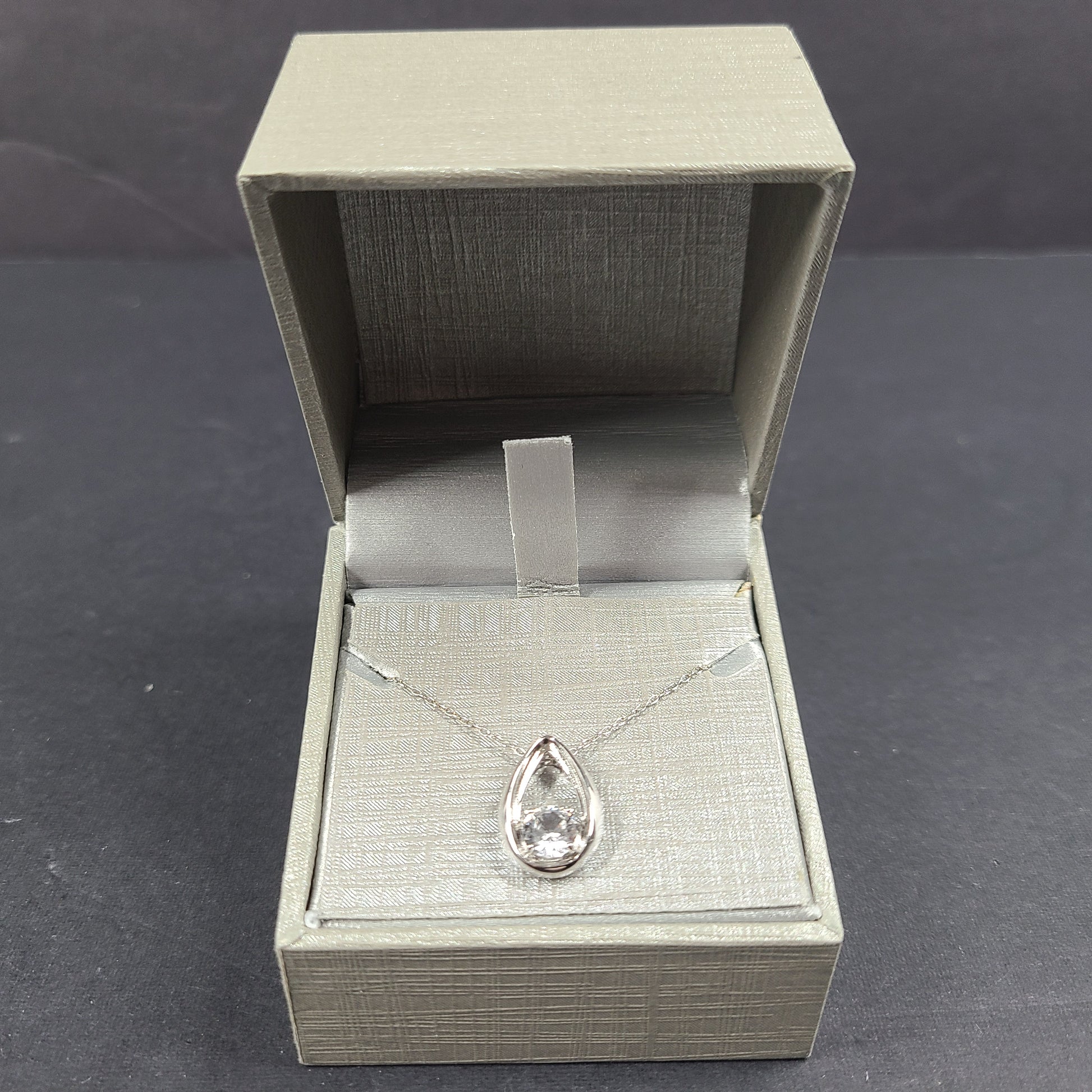 925 sterling silver teardrop pendant necklace with Italian-marked chain.