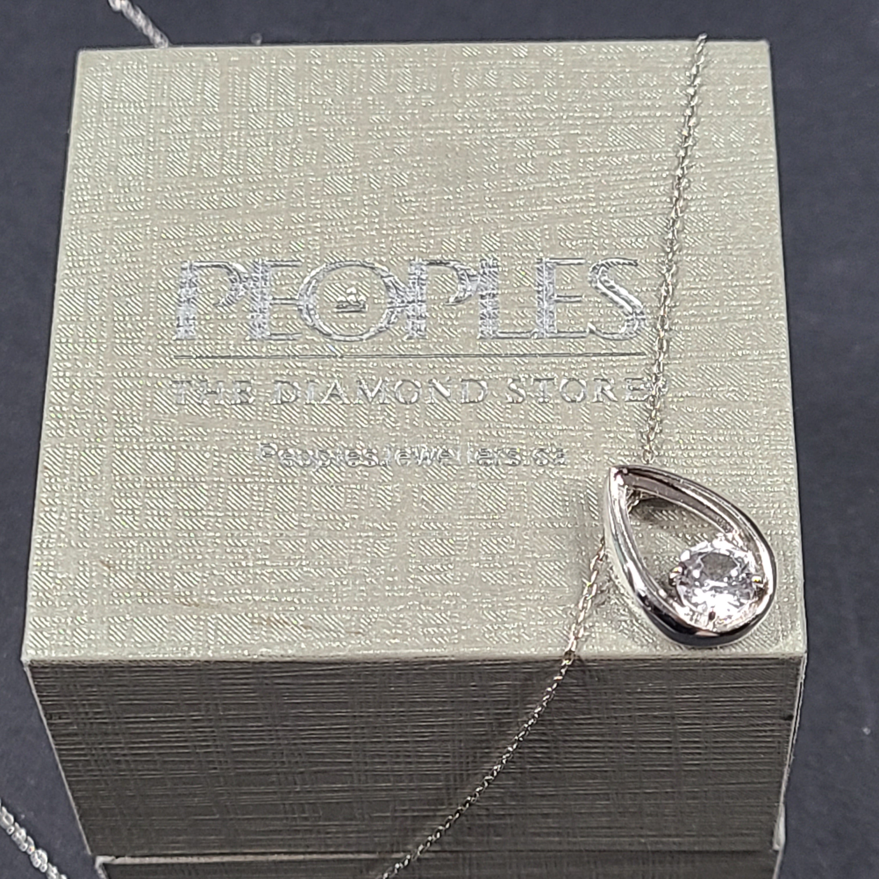 925 sterling silver teardrop pendant necklace with Italian-marked chain.