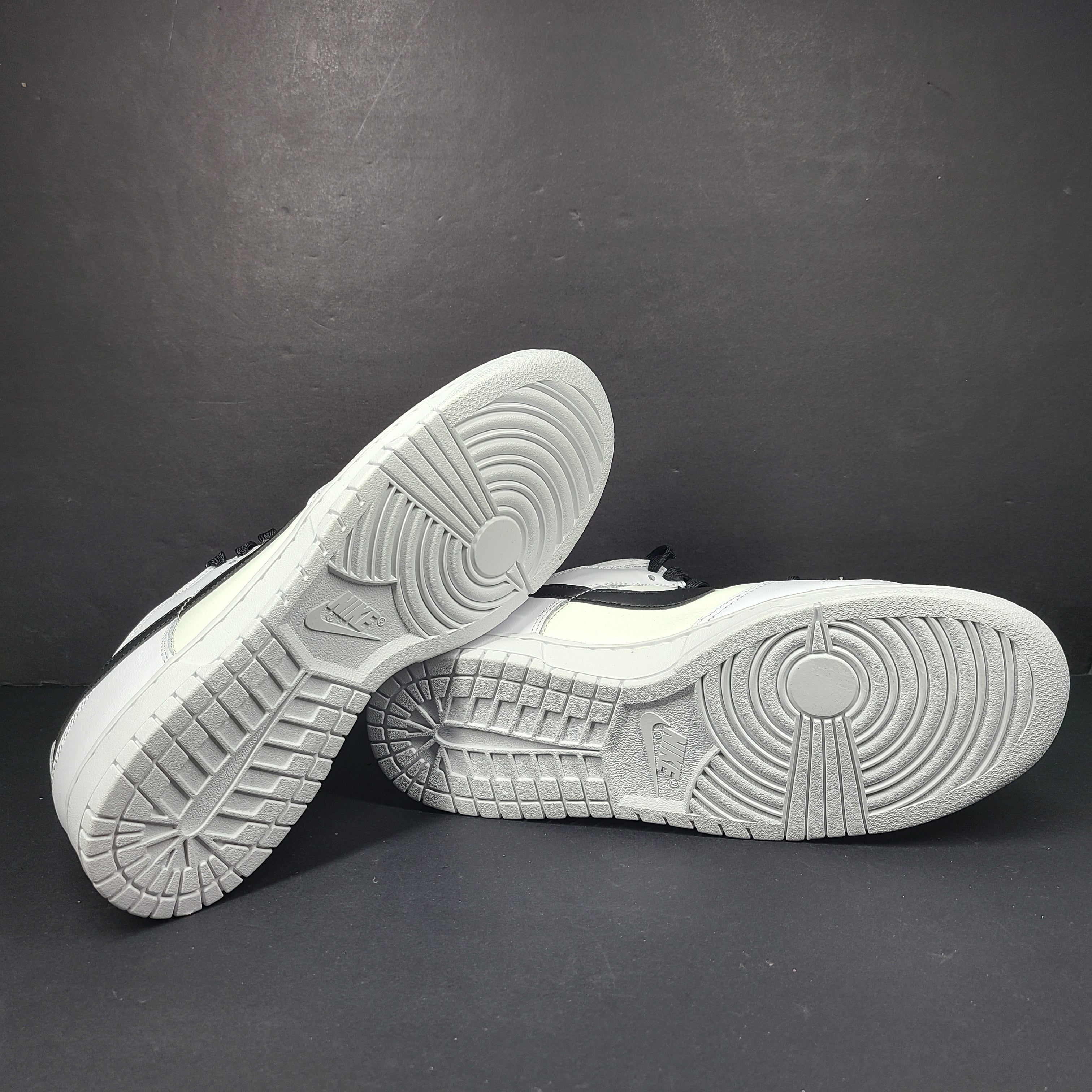 Nike Dunk Low Reverse Panda white/black, US 10.5, model DJ6188-101, made in Vietnam.