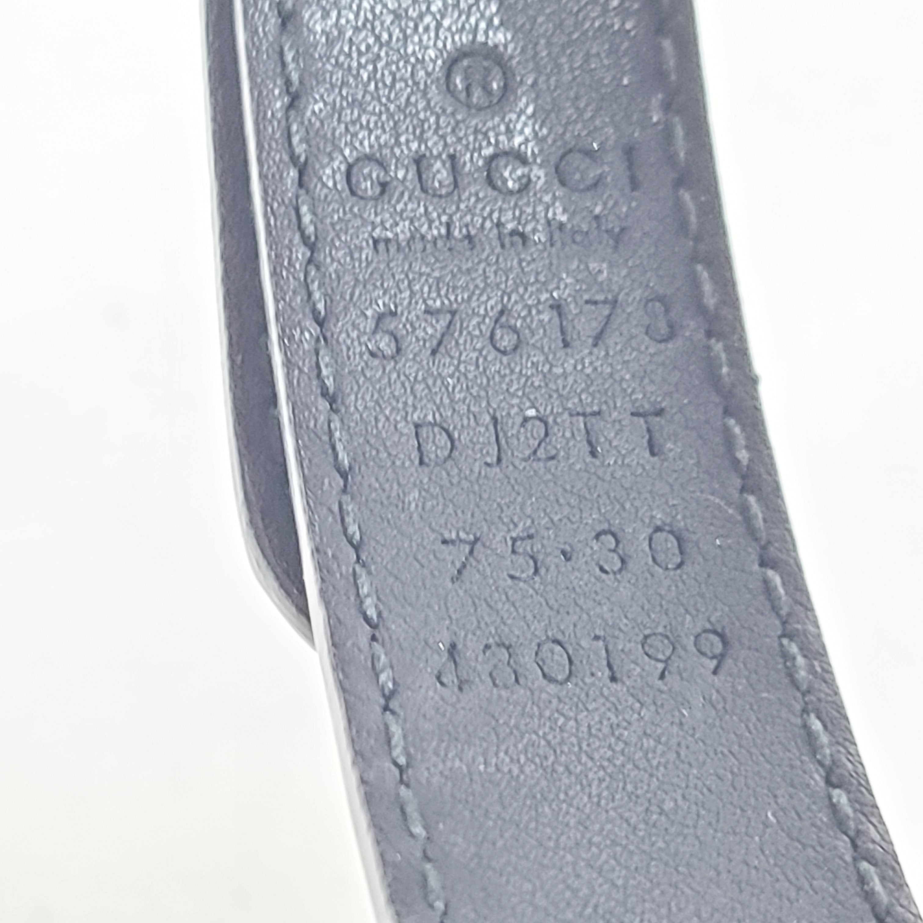 Gucci black leather belt with bee and star motifs and markings 75-30 and 430199, model 576178 DJ2TT.