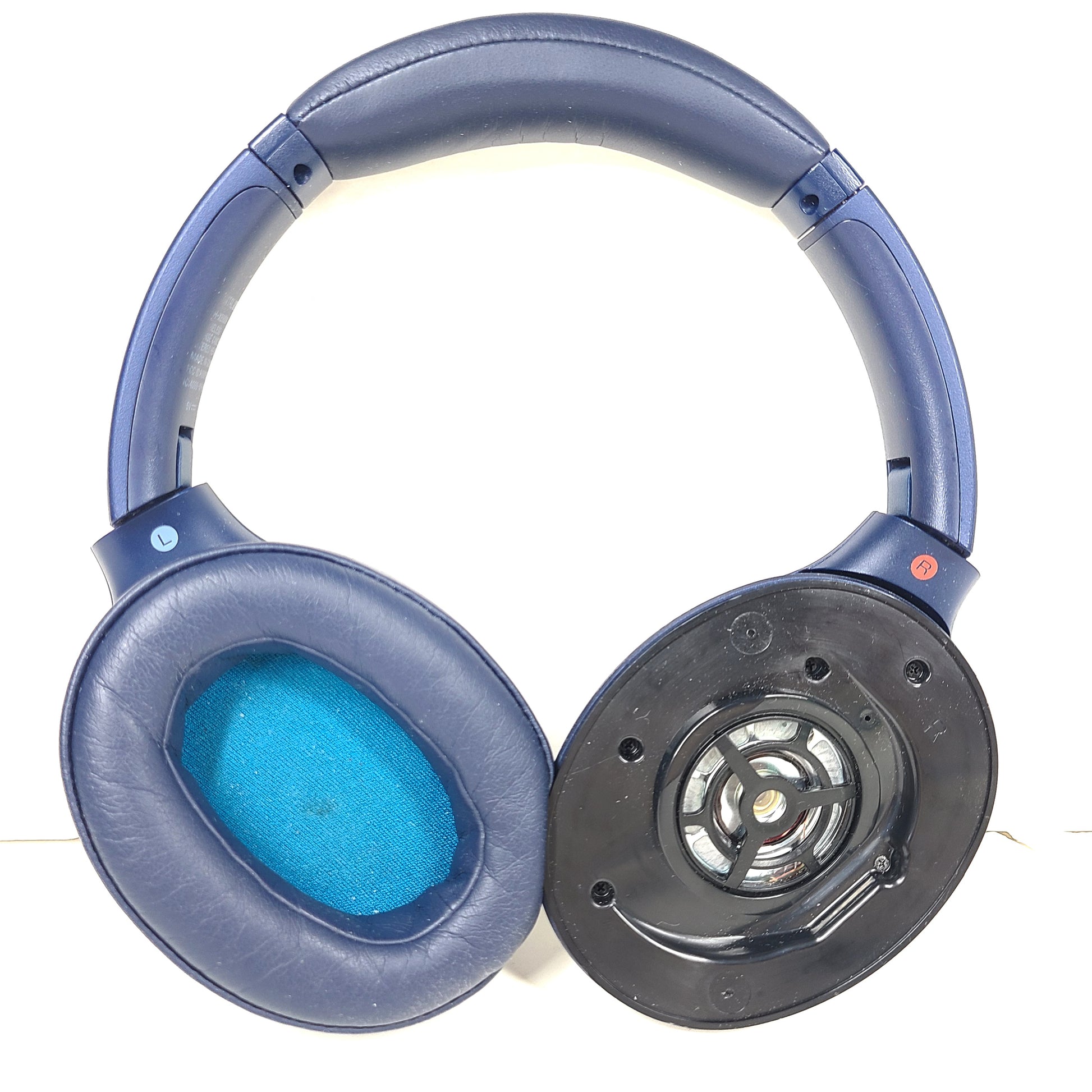 Over-ear Sony WH-XB900N wireless headphones in blue with active noise cancellation and emphasized bass.