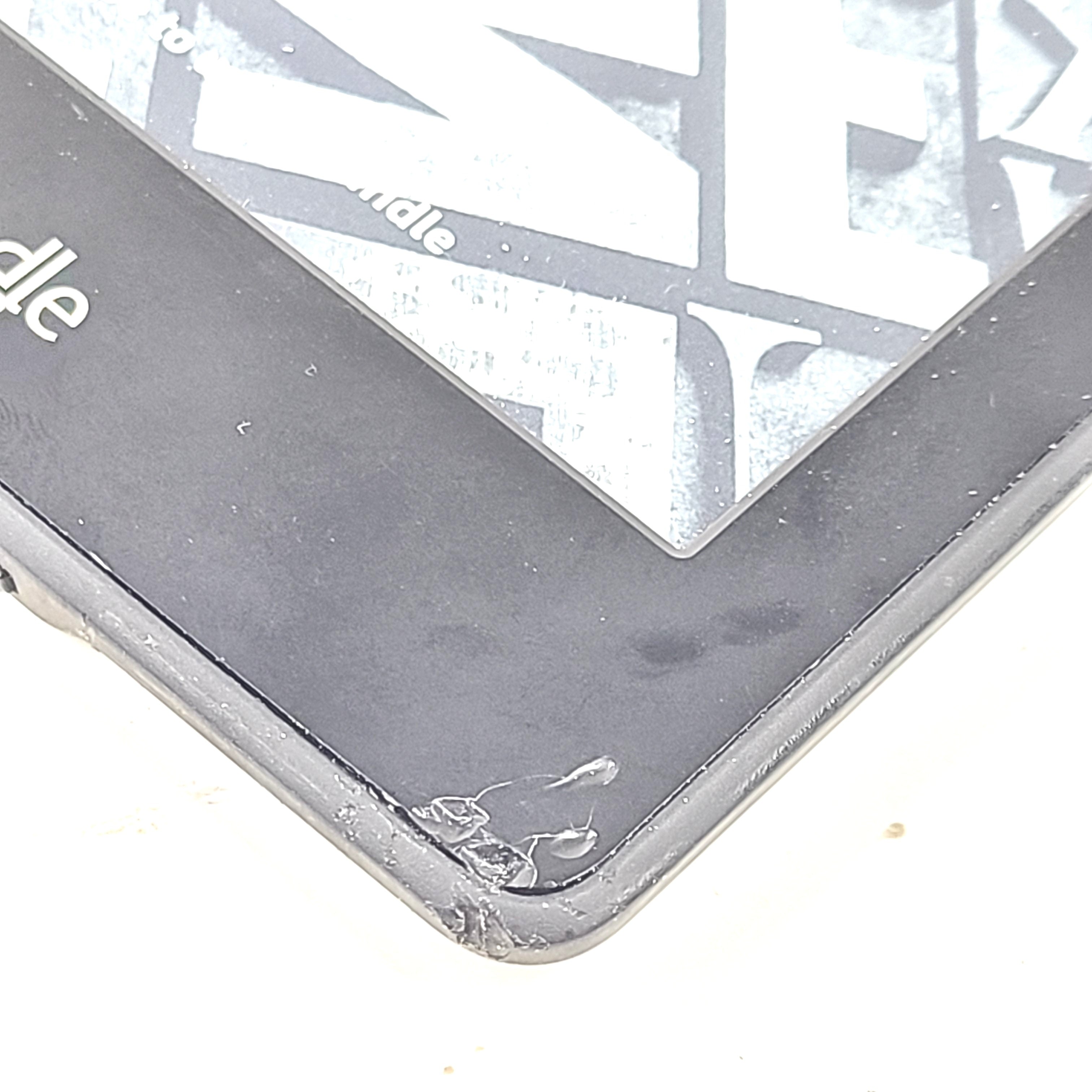 Amazon Kindle Paperwhite 6th Generation 2GB, Wi-Fi, 6in (212 PPI) - CORNER!!!