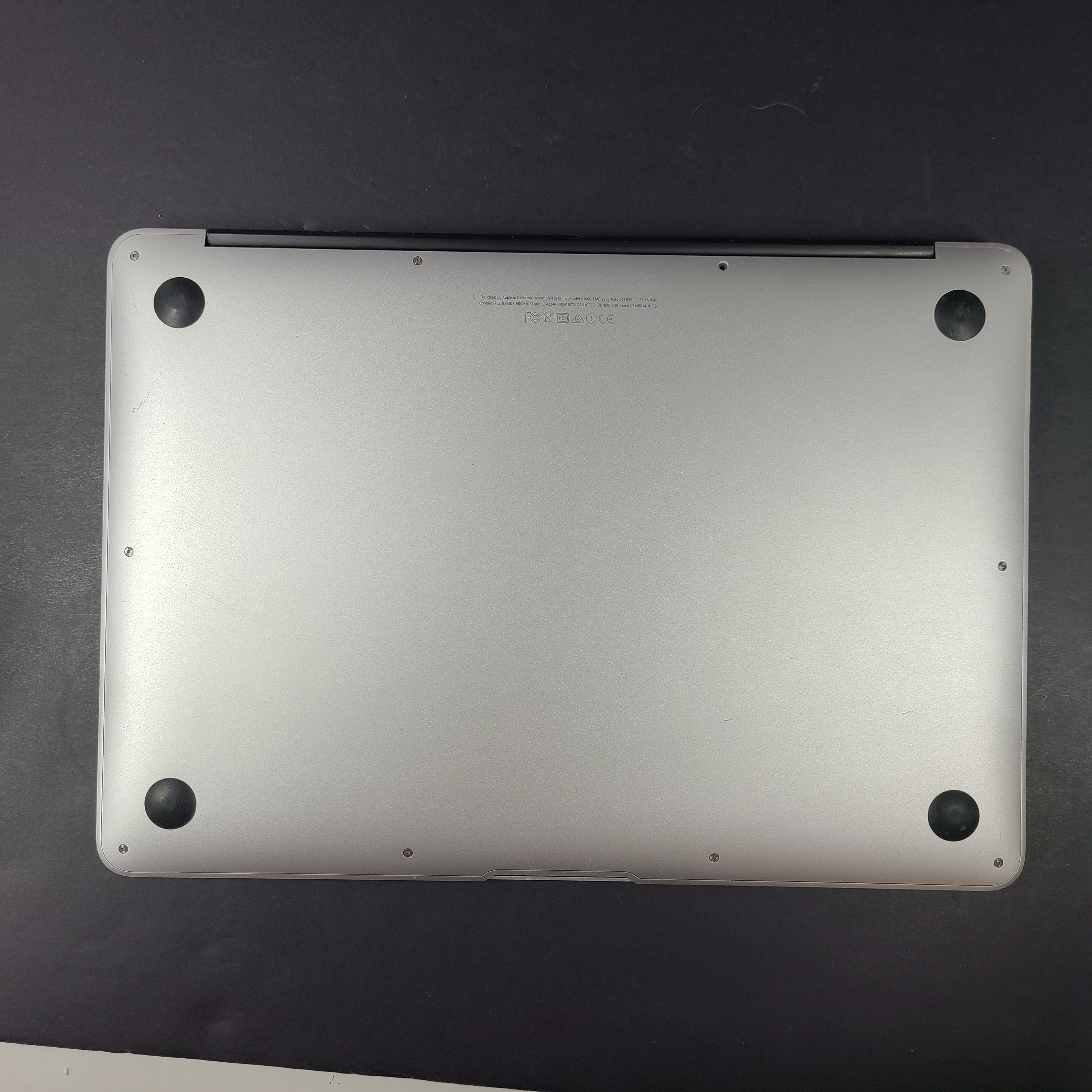 Sleek silver MacBook Air with 2.2GHz Intel Core i7 and 8GB RAM for on-the-go productivity.