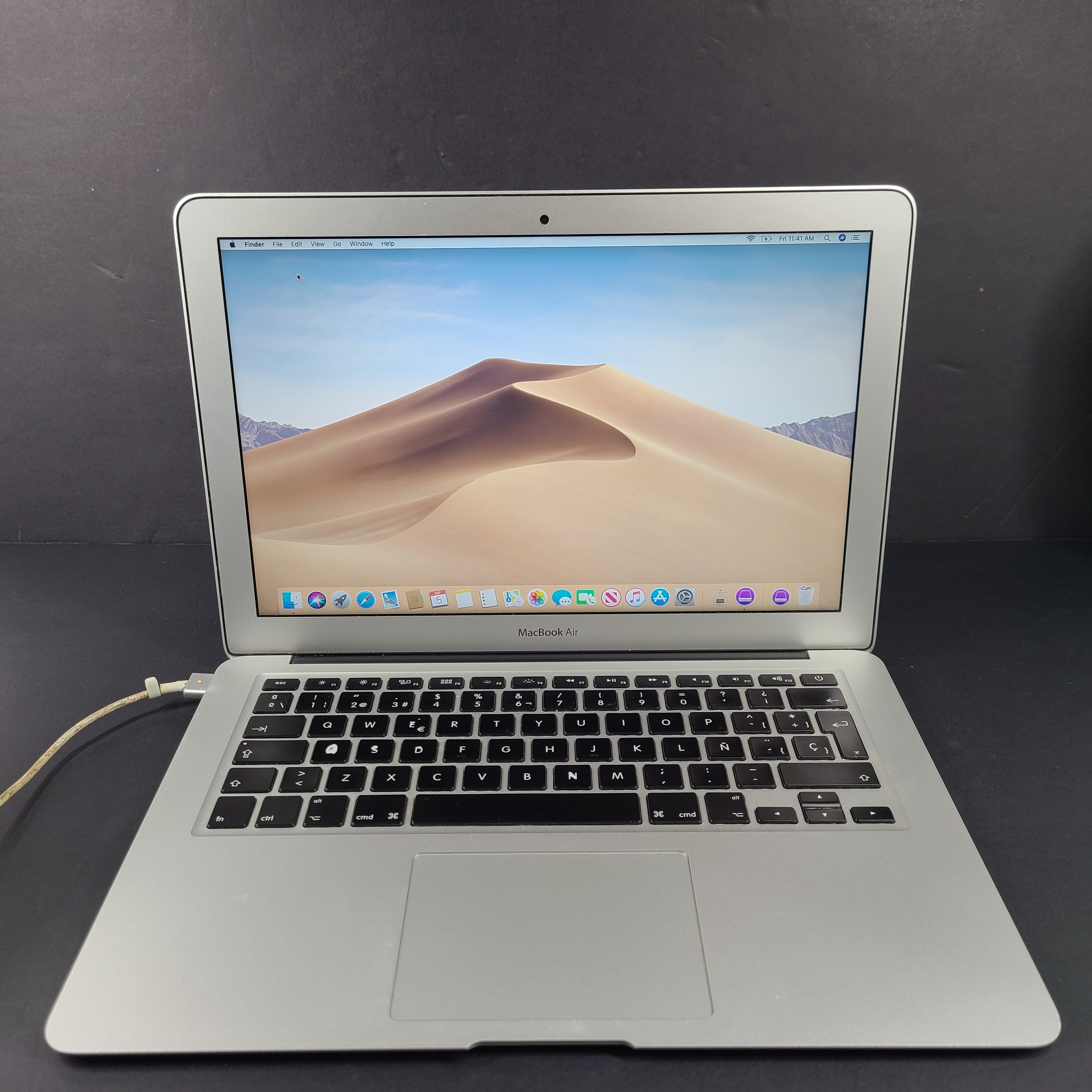 Sleek silver MacBook Air with 2.2GHz Intel Core i7 and 8GB RAM for on-the-go productivity.