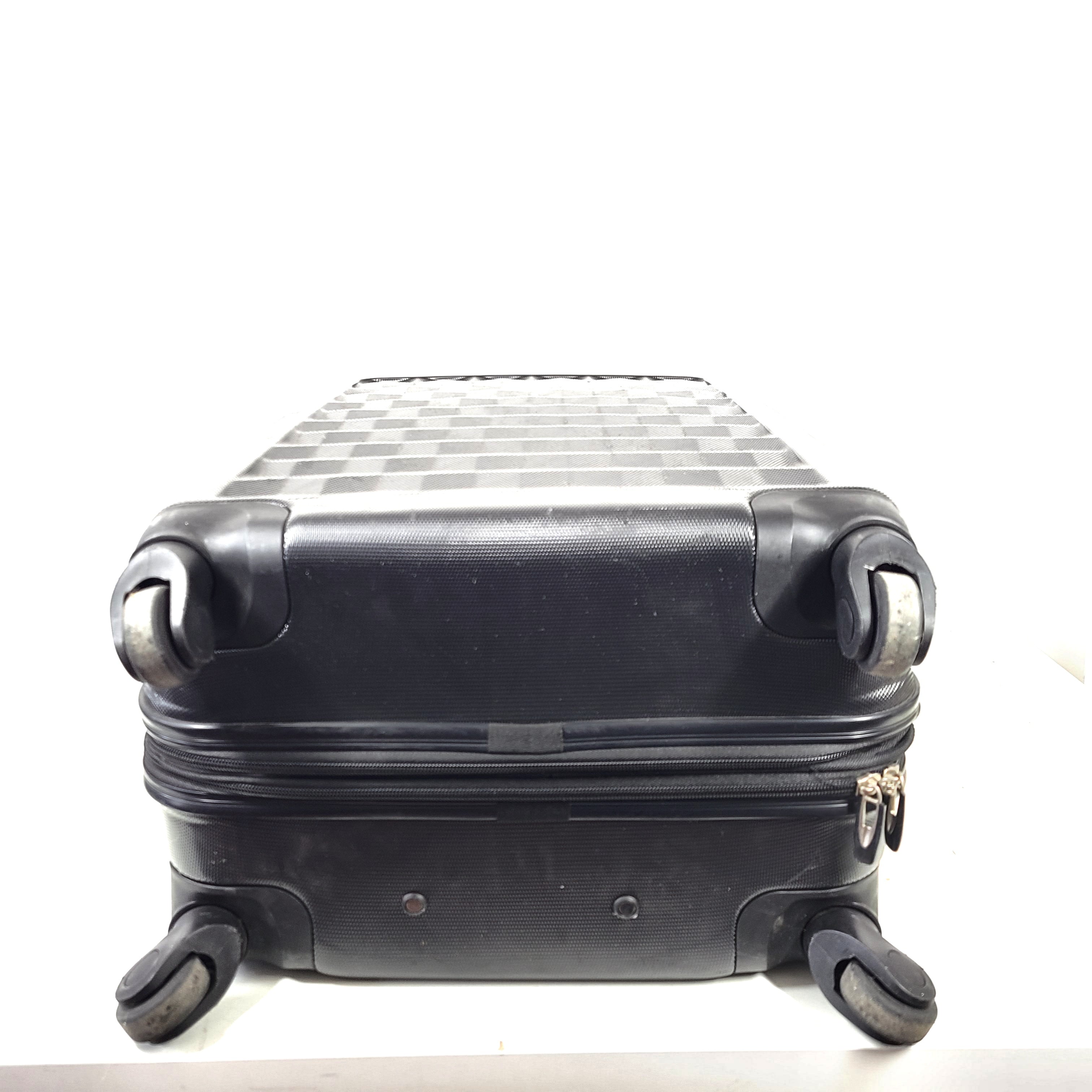 Black Samsonite suitcase model 5000230 with light scuff marks and a clean interior.