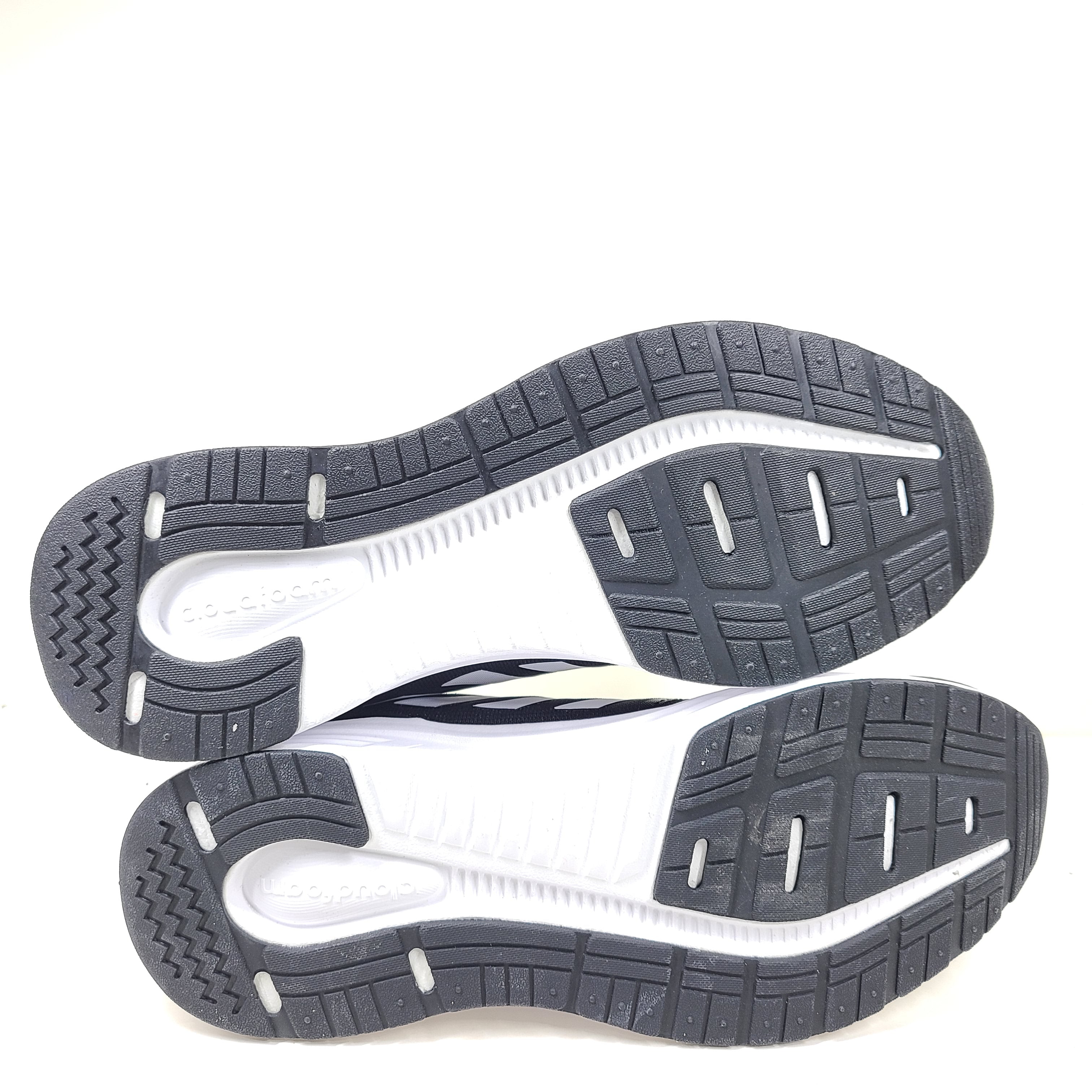 Adidas Galaxy 5 running shoe in black and white, US size 10, designed for everyday training and comfort.