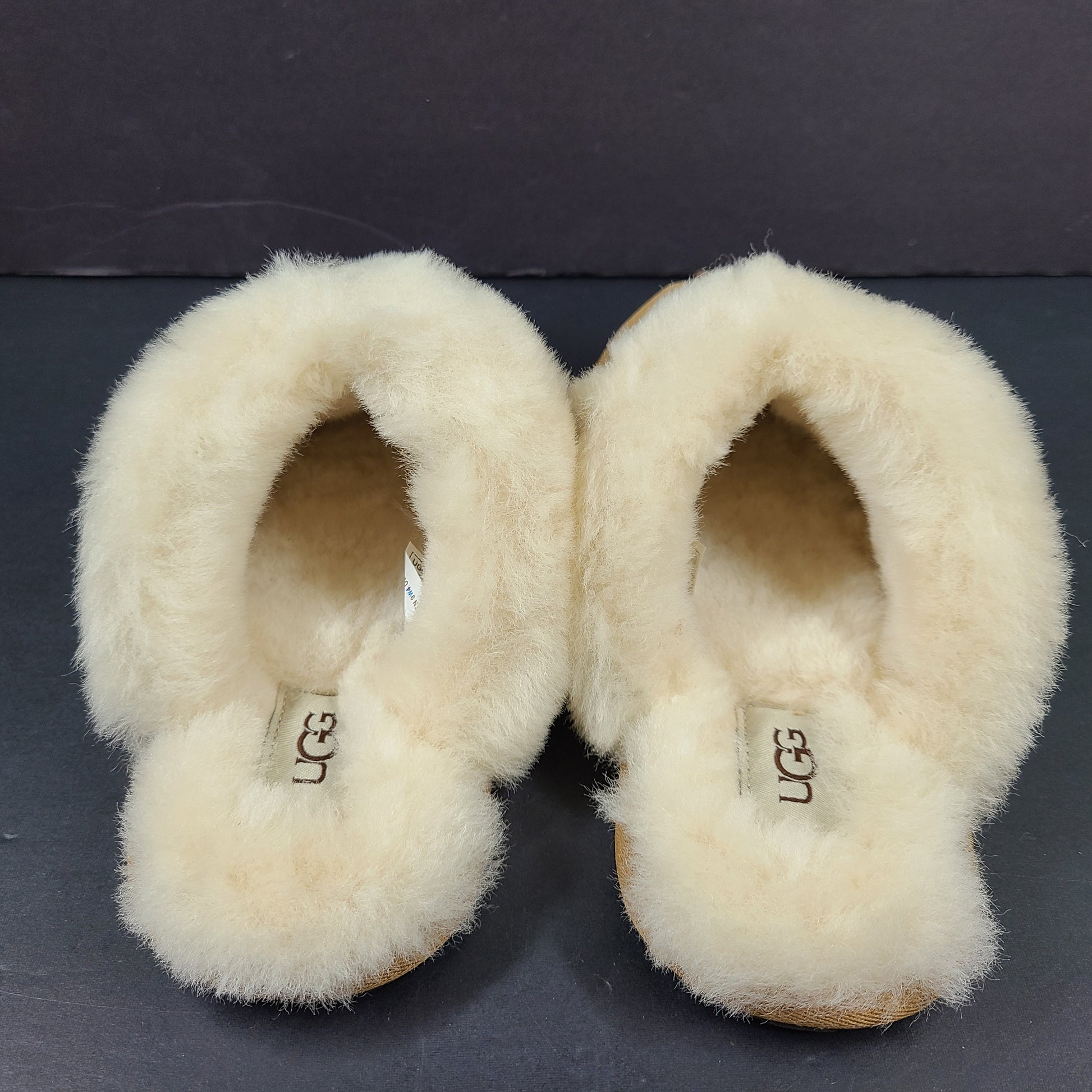 UGG Scuffette II chestnut suede slipper with cream shearling lining in women's US size 8.