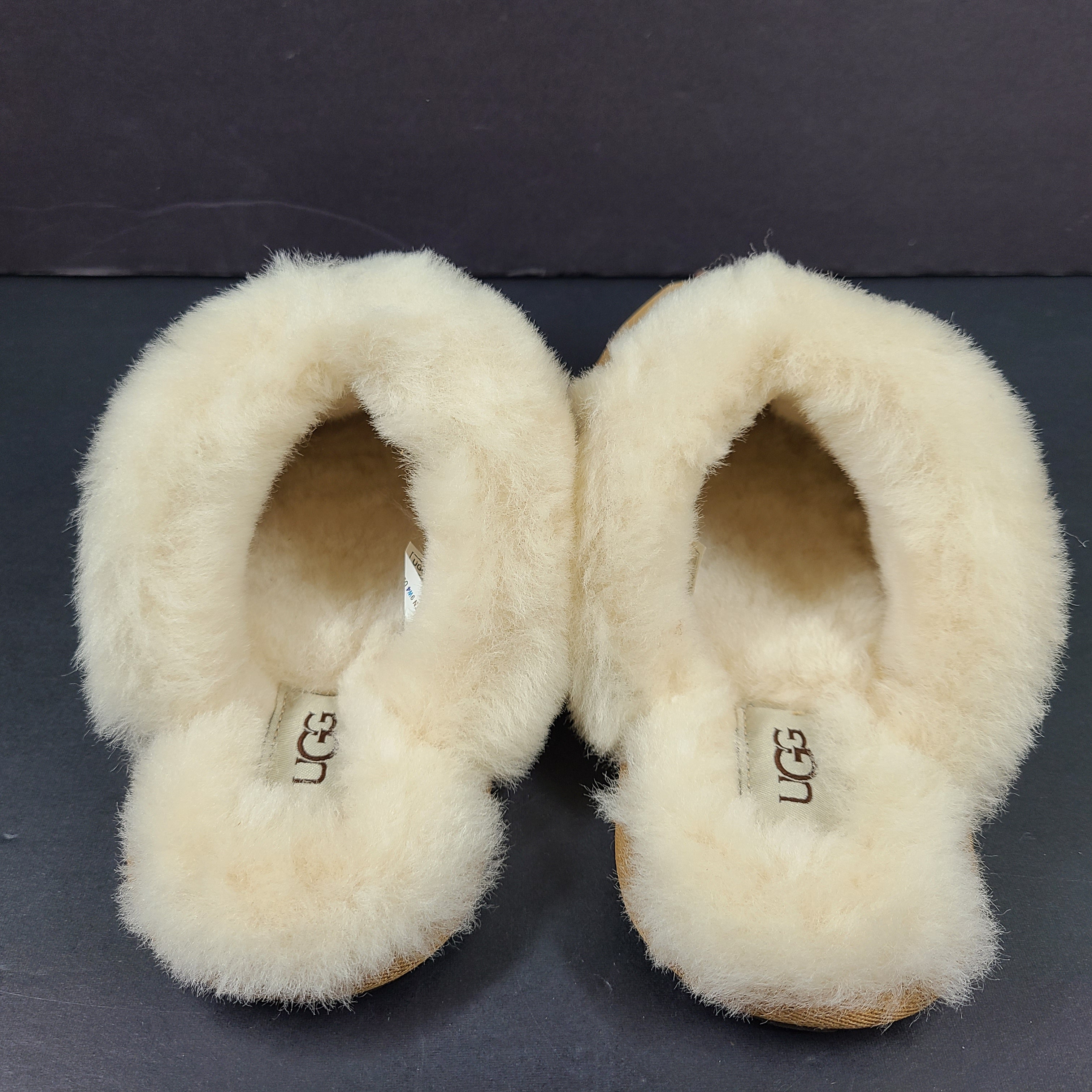 UGG Scuffette II chestnut suede slipper with cream shearling lining in women's US size 8.