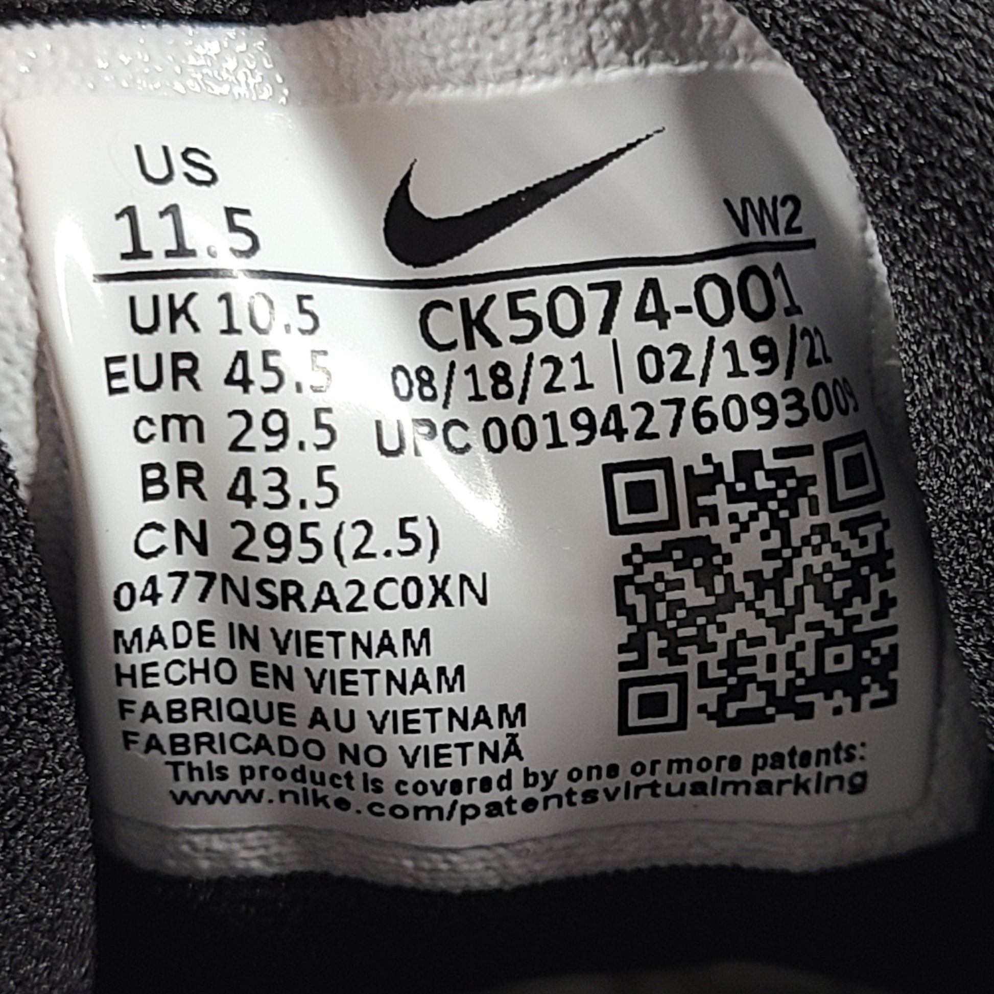 Nike Renew Retaliation TR 2 in black and white offers responsive cushioning and a supportive fit for training and everyday wear.