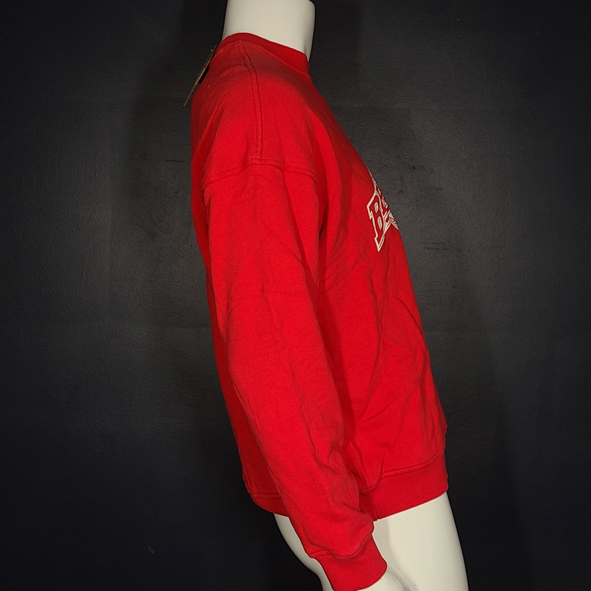 Roots Beaver Canoe Relaxed Crew sweater in jam red, size XS, with a relaxed crewneck silhouette.