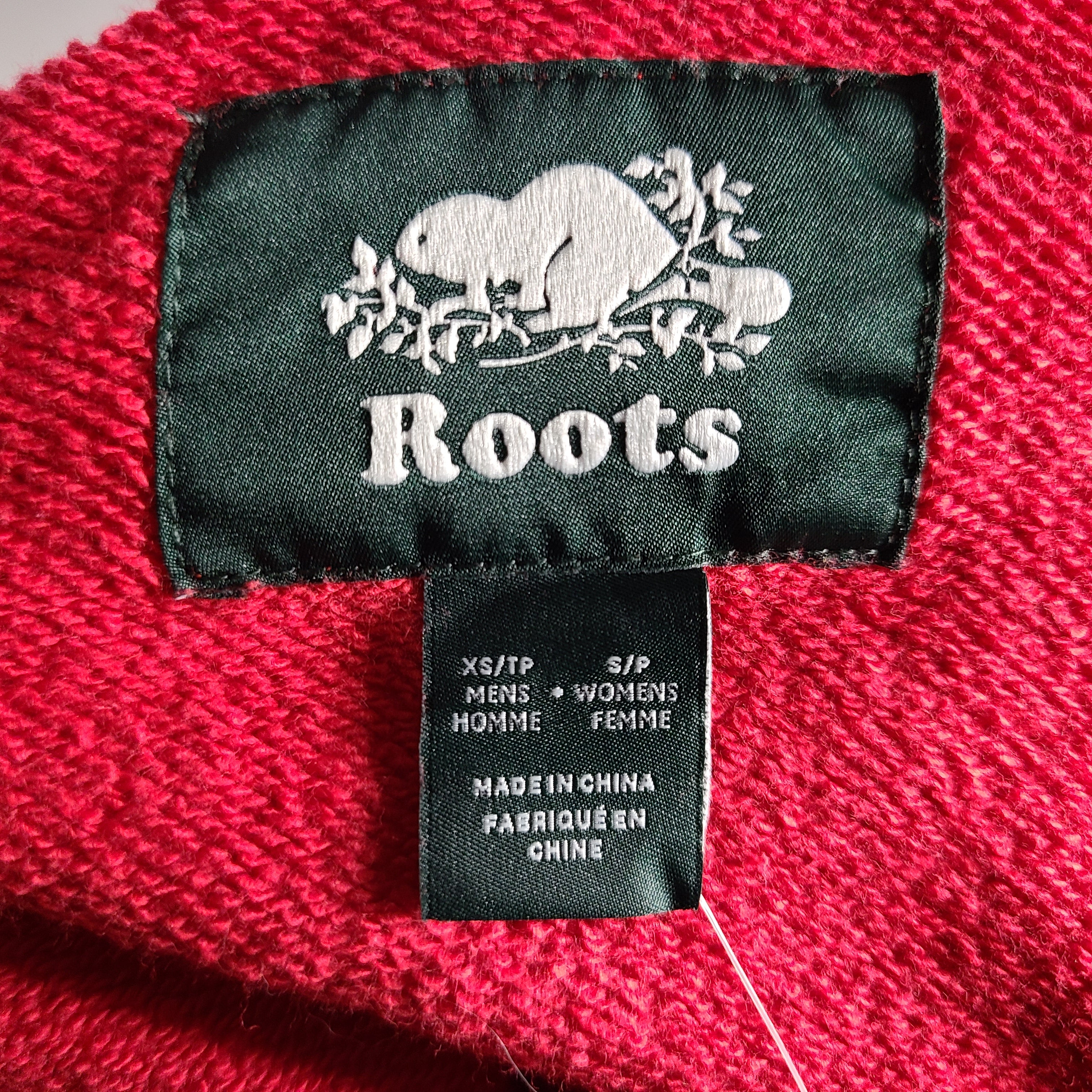 Roots Beaver Canoe Relaxed Crew sweater in jam red, size XS, with a relaxed crewneck silhouette.