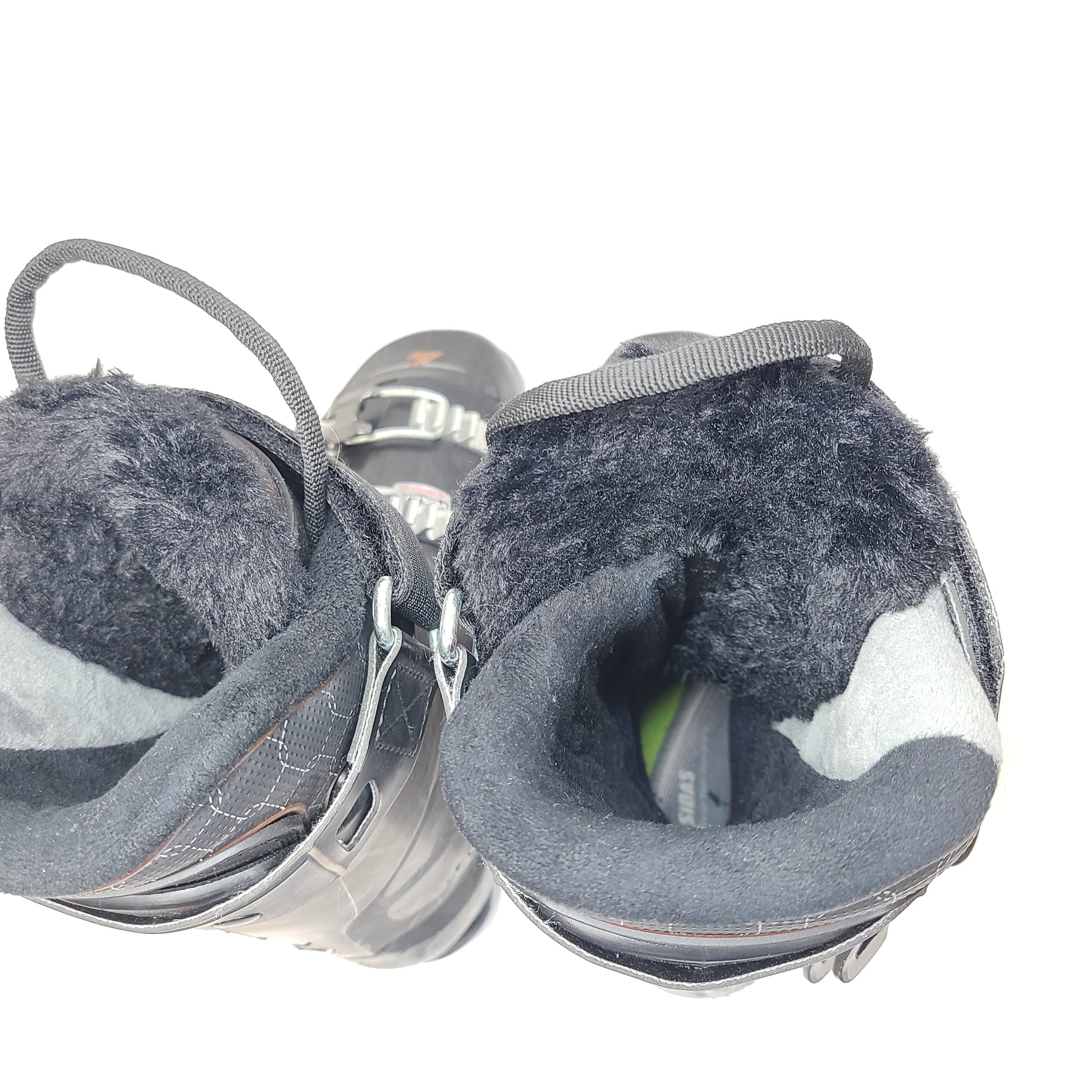Lange Dual Core GripWalk ski boots in black, size 24-24.5 with 286 mm sole length.
