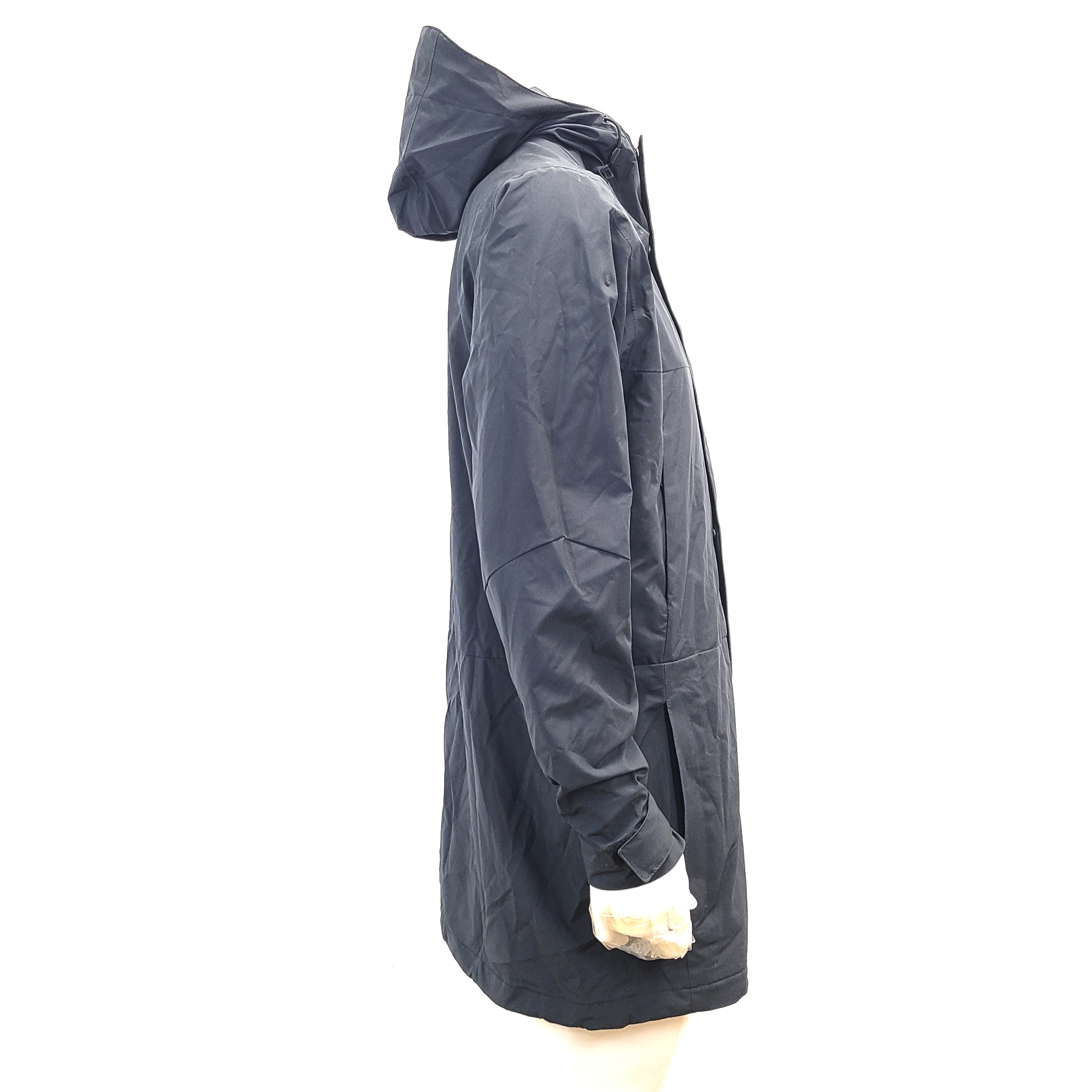 Dark blue Columbia polyester-lined jacket, model WO1282 1840671 in size M for versatile layering.