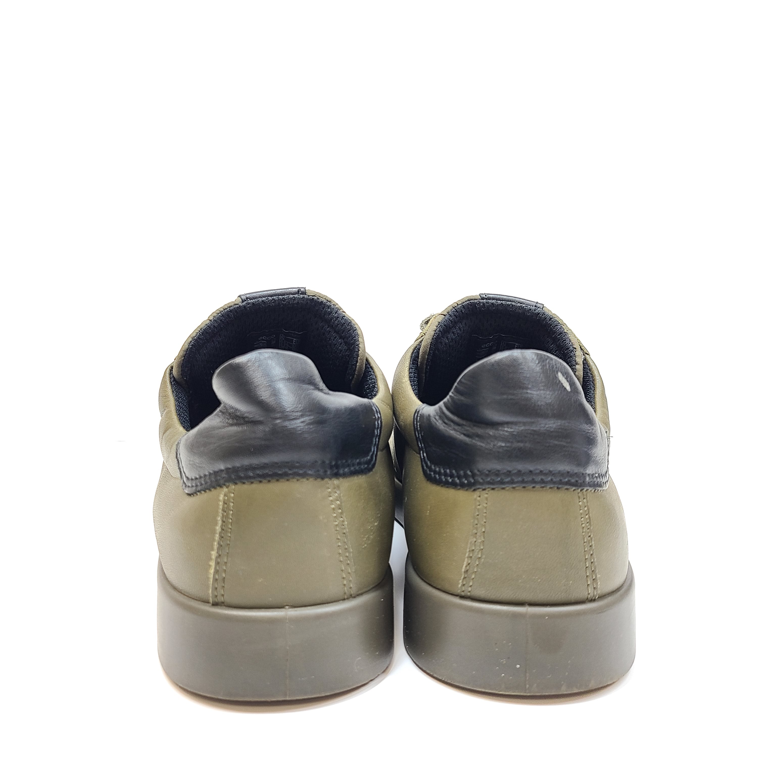 Khaki Ecco shoes in EU size 42, model 2230500314 N, pre-owned with creases and slight scuff marks.