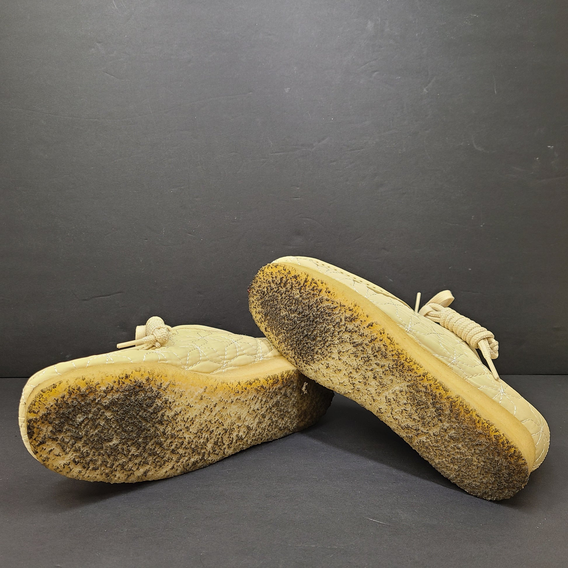 Clarks Originals Wallabees Quilted in cream with a moccasin-inspired silhouette sized US 8.