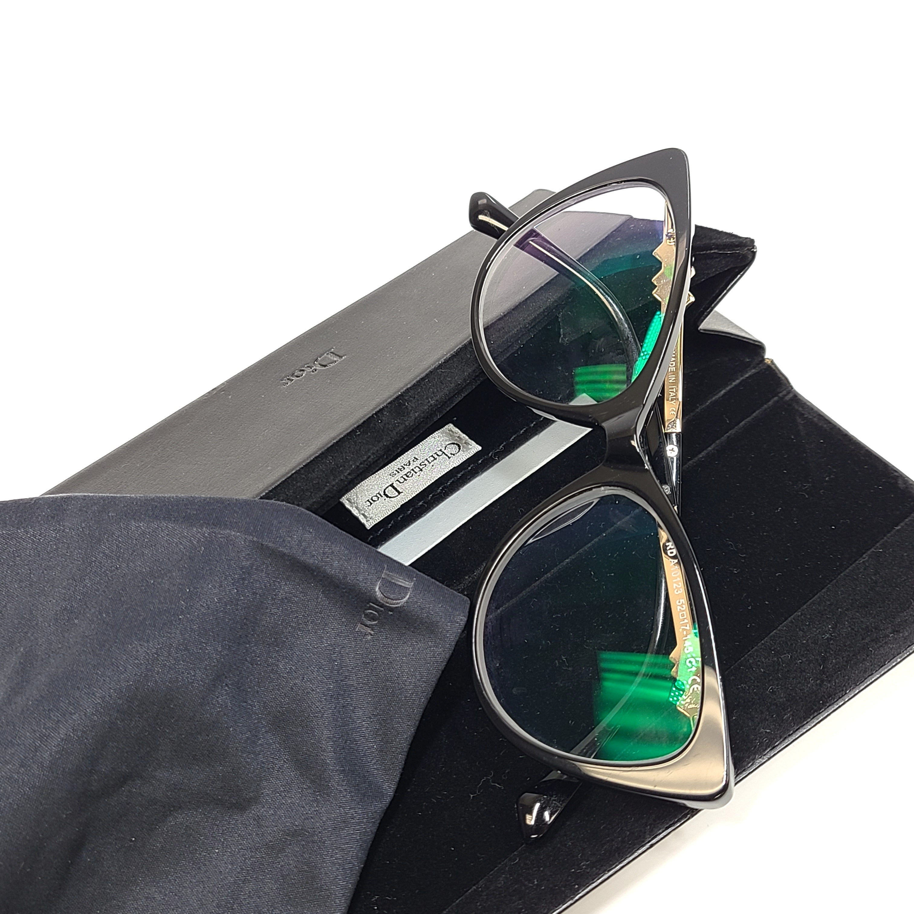 Dior RD A10123 black eyeglasses with gold temples and Italian frame measurements 52□17-145.