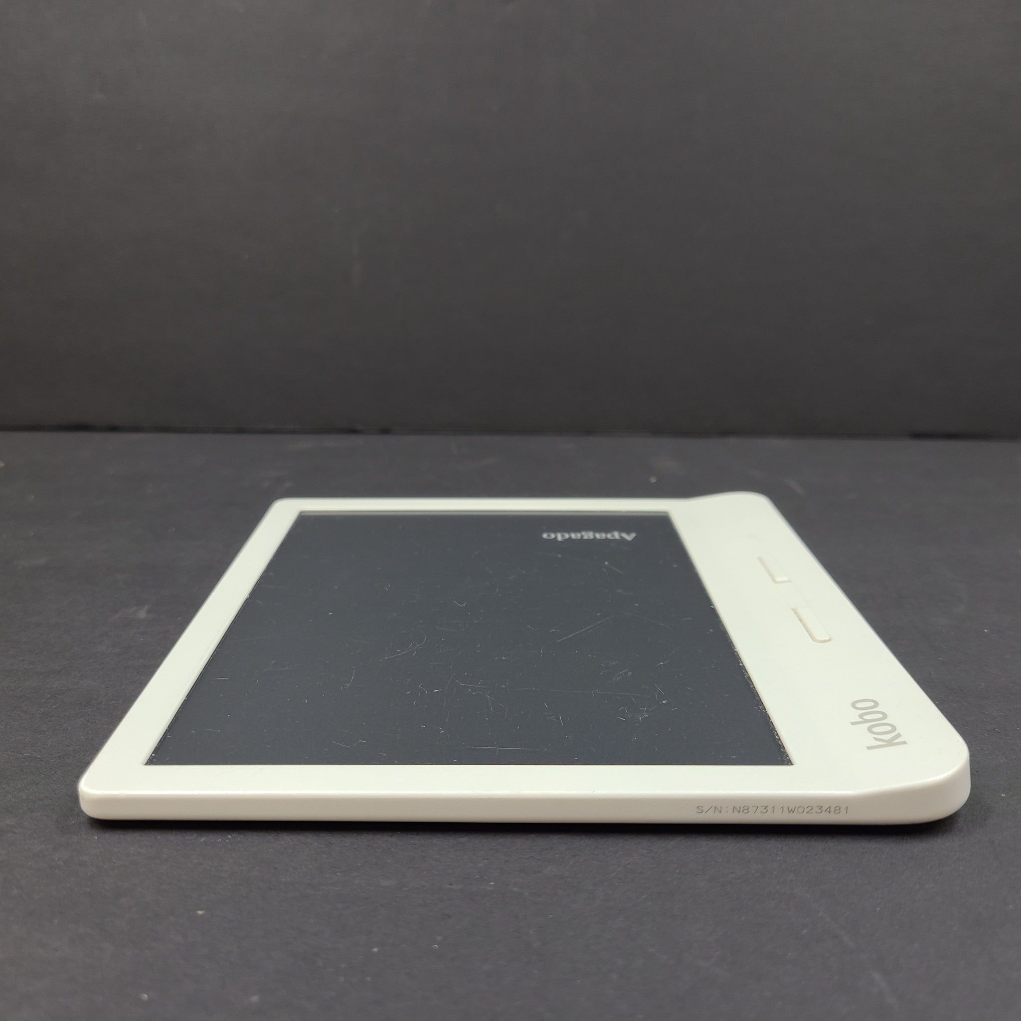 Kobo Libra H2O N873 - 8GB - Wi-Fi - 7in - eReader eBook Reader - White Grade D