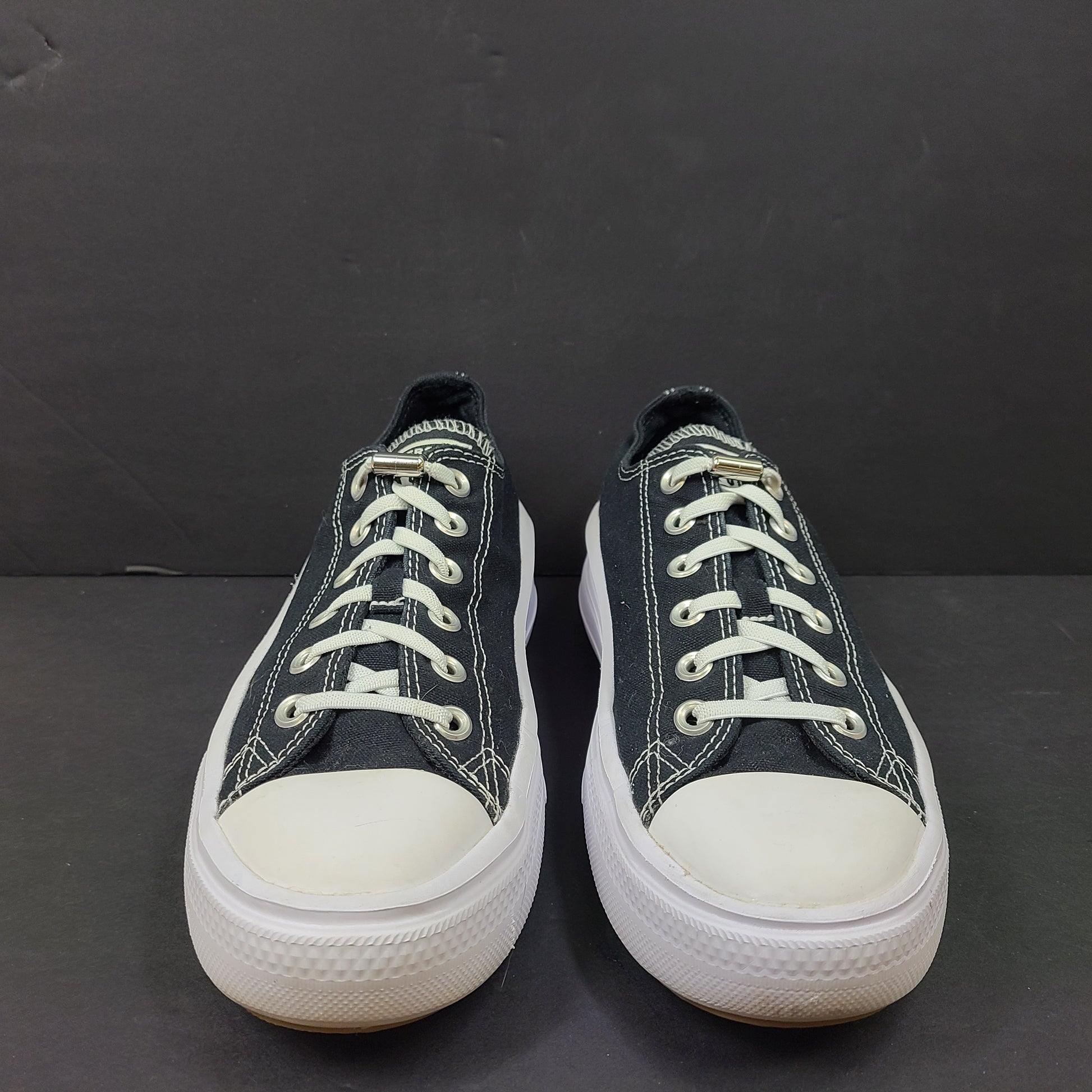 Black Converse Chuck Taylor All Star Move platform sneakers, size US 8.5, model 570256C.
