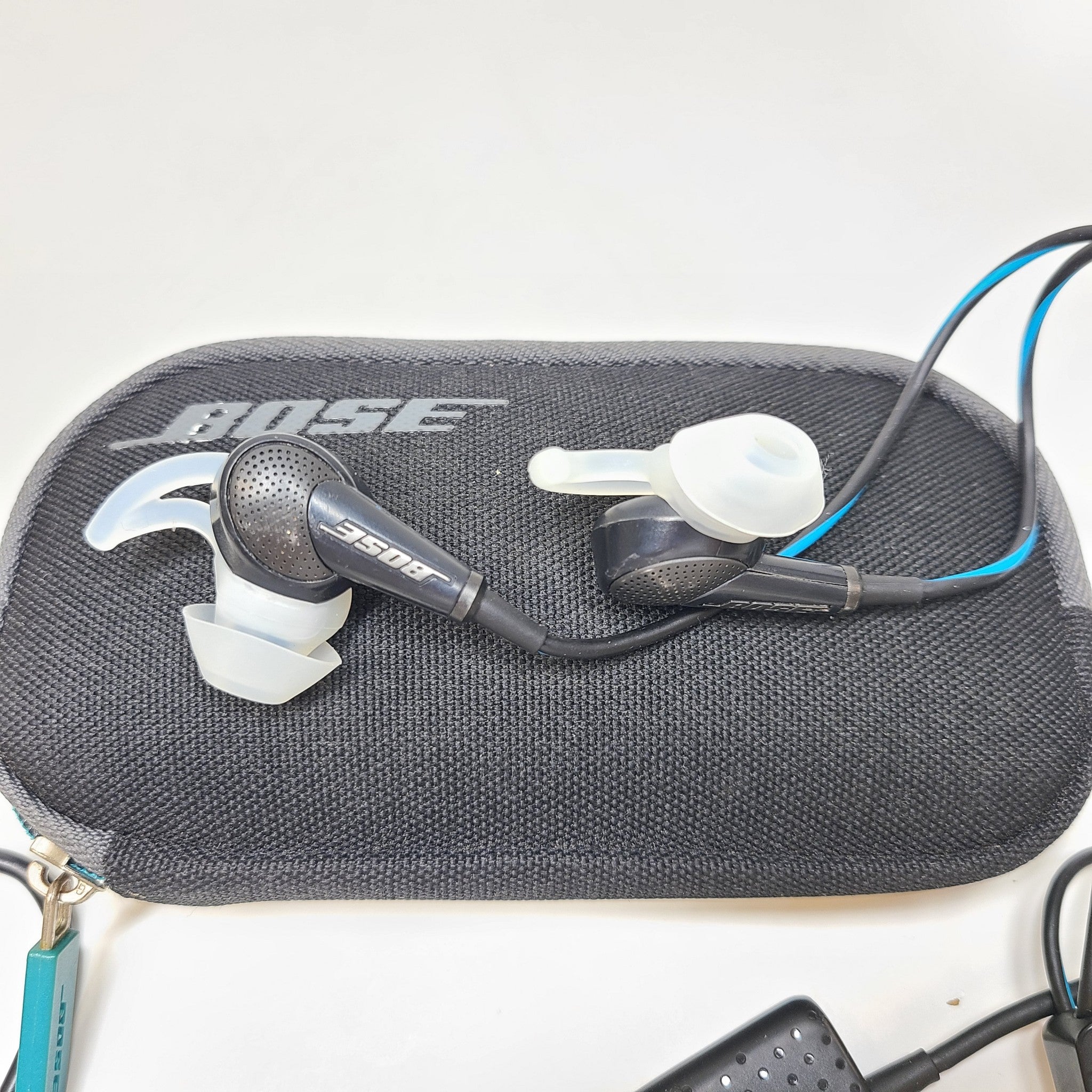 Bose QC20i QuietComfort 20i Acoustic Noise Cancelling Headphones - Black READ2