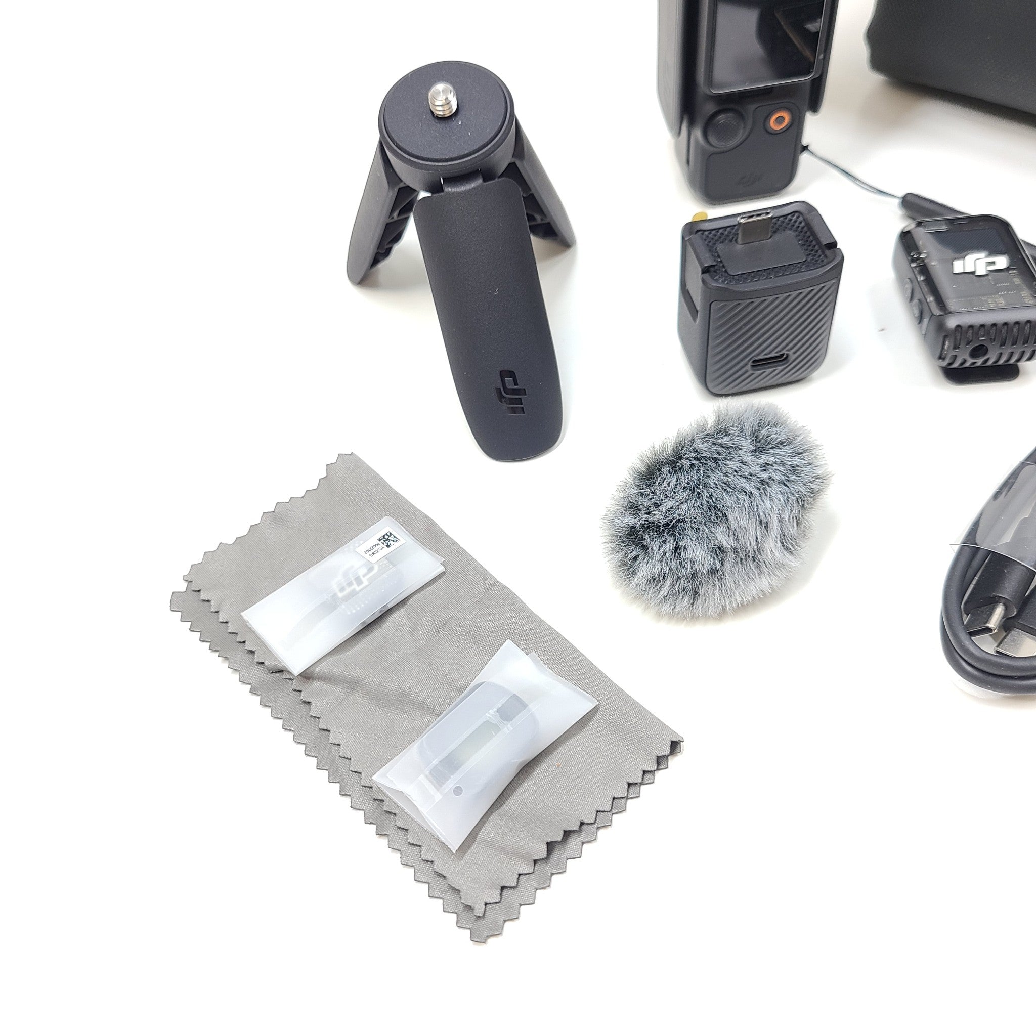 DJI Osmo Pocket 3 Handheld Camera 4K 3-Axis Stabilizer Creator Bundle +256B
