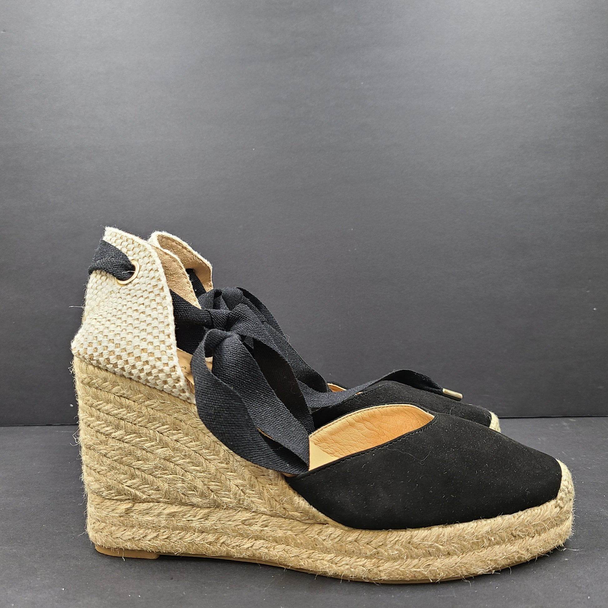 Black and beige Ted Baker Gia espadrille wedge sandals in women's EU 40, made in Spain.