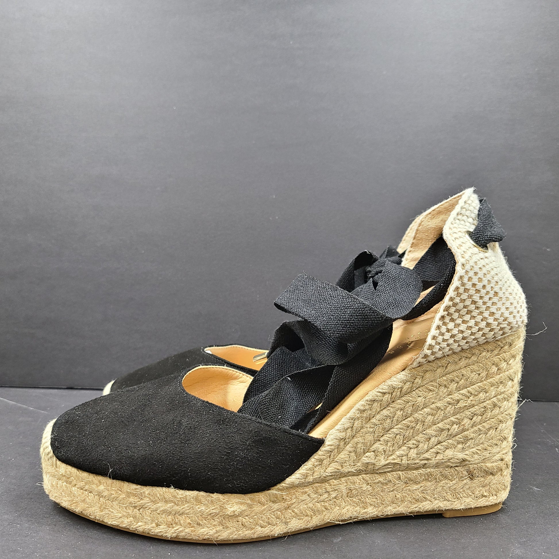 Black and beige Ted Baker Gia espadrille wedge sandals in women's EU 40, made in Spain.