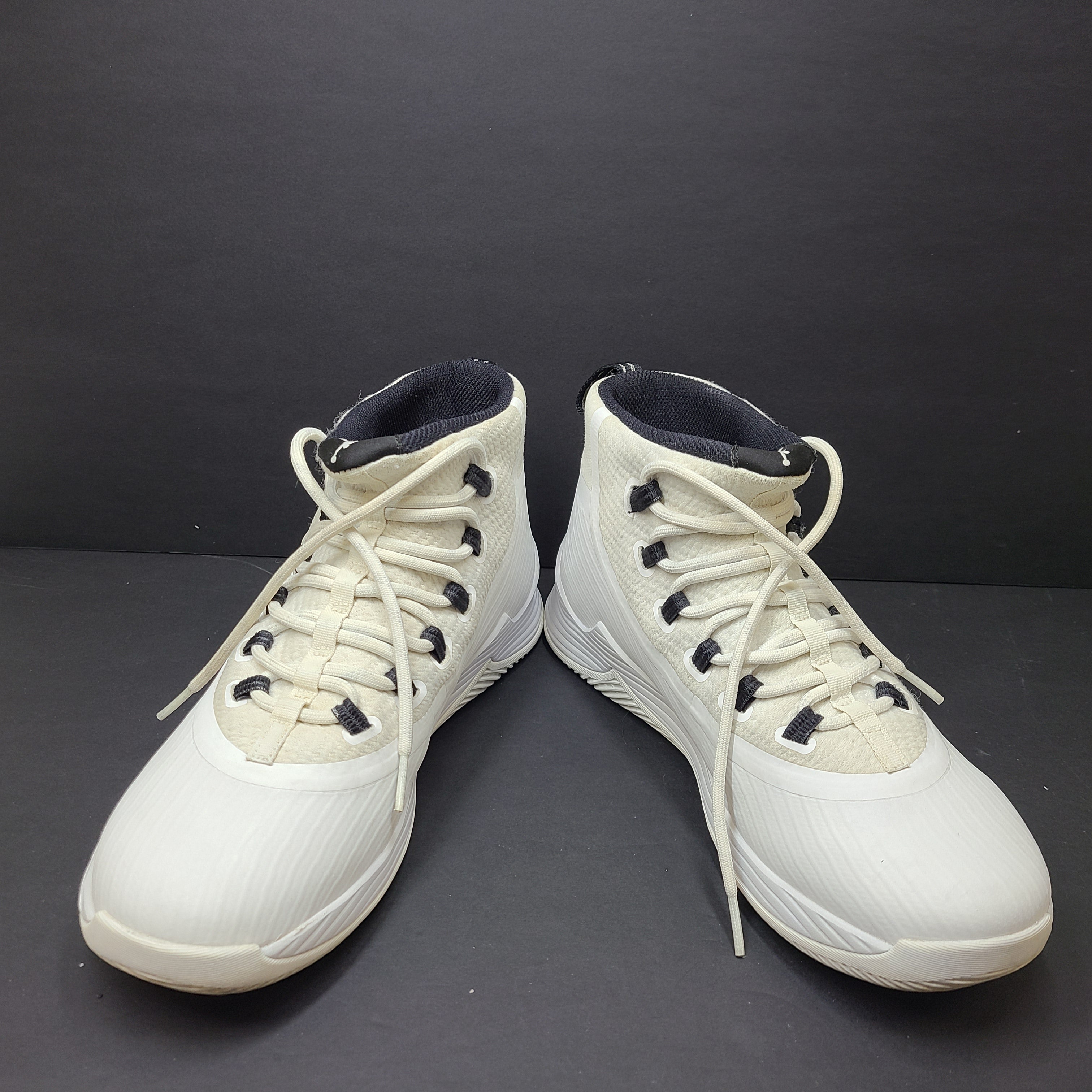 Jordan Ultra Fly 2 basketball shoes in white and black, US size 10, engineered for court performance and agility.