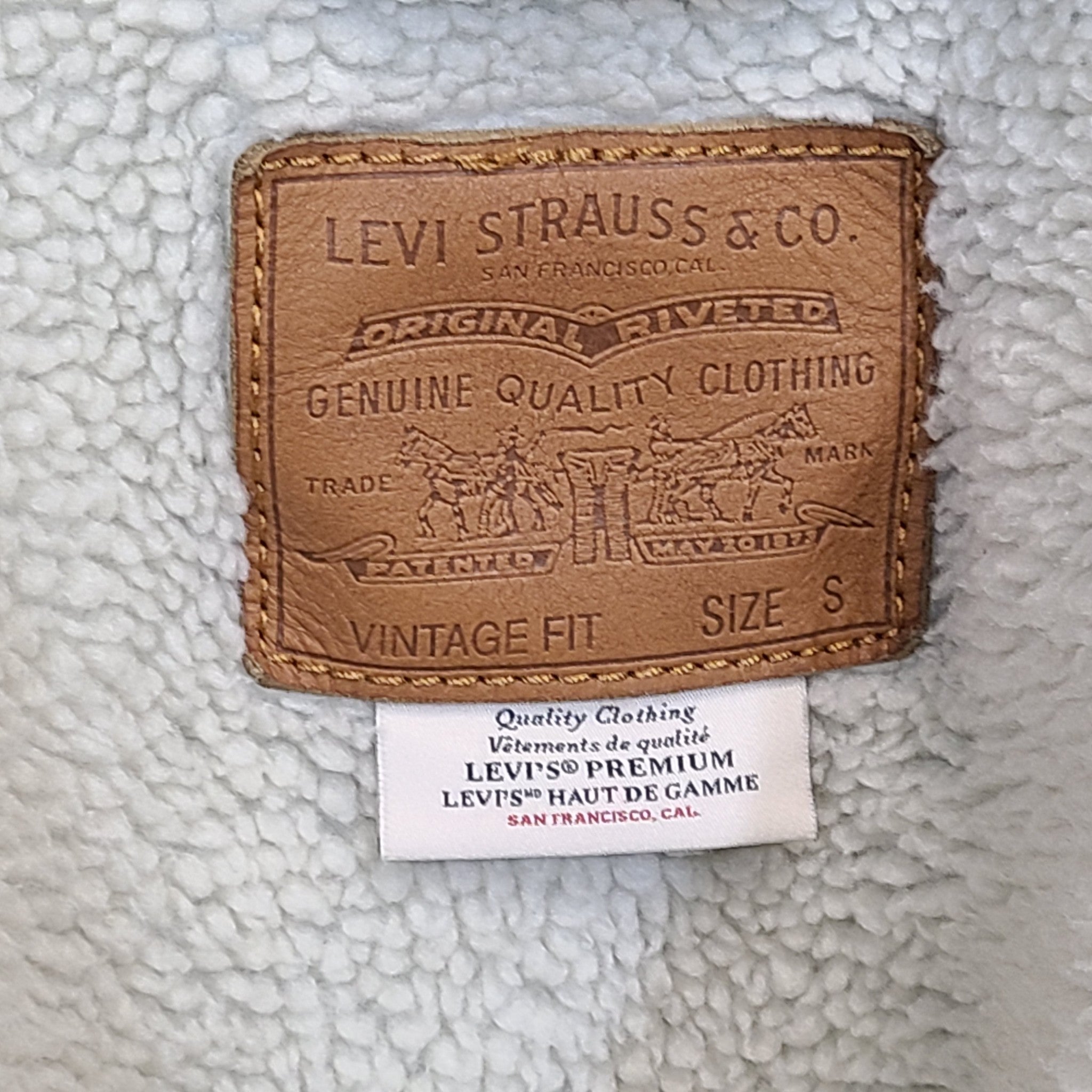 Levi's Premium Vintage Relaxed Sherpa Trucker Jacket Denim Jean Light Wash S