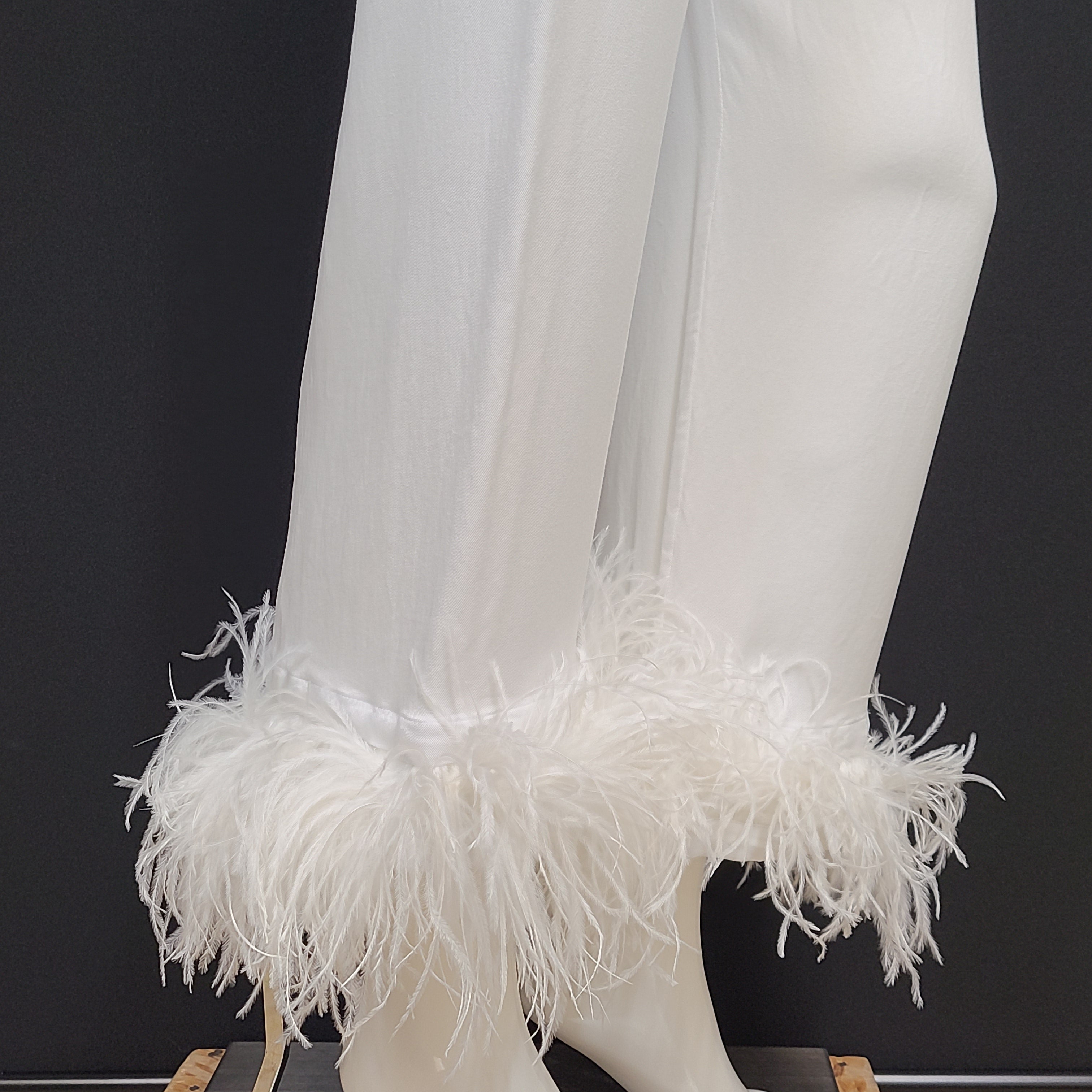 Sleeper Women's 2Pc Feather-Trim Two-Piece Pyjamas Long Sleeve White Sz M