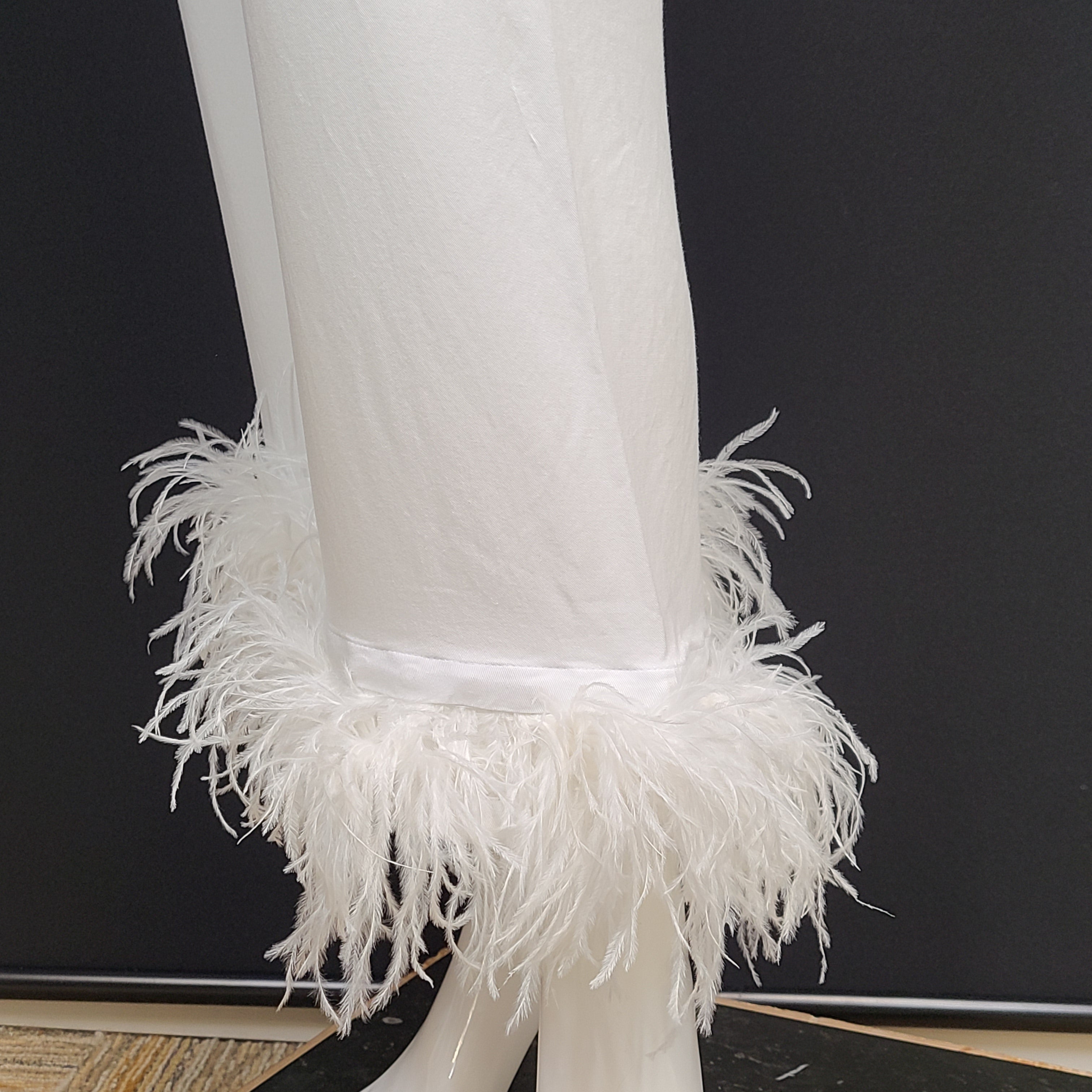 Sleeper Women's 2Pc Feather-Trim Two-Piece Pyjamas Long Sleeve White Sz M