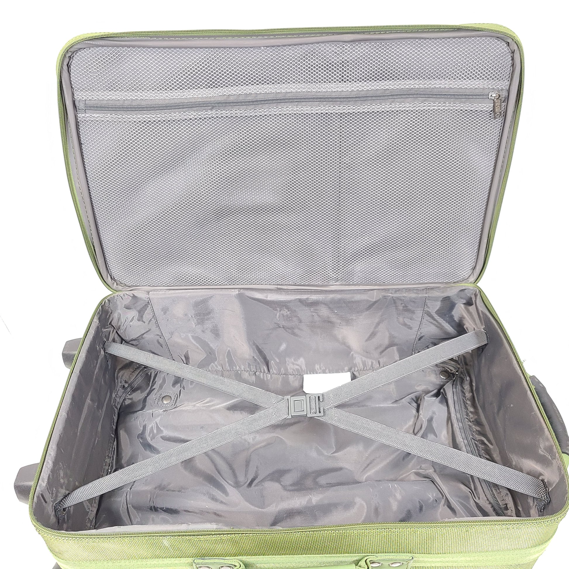 Green Samsonite suitcase model 4500025904 with scuff marks on wheels and handles.