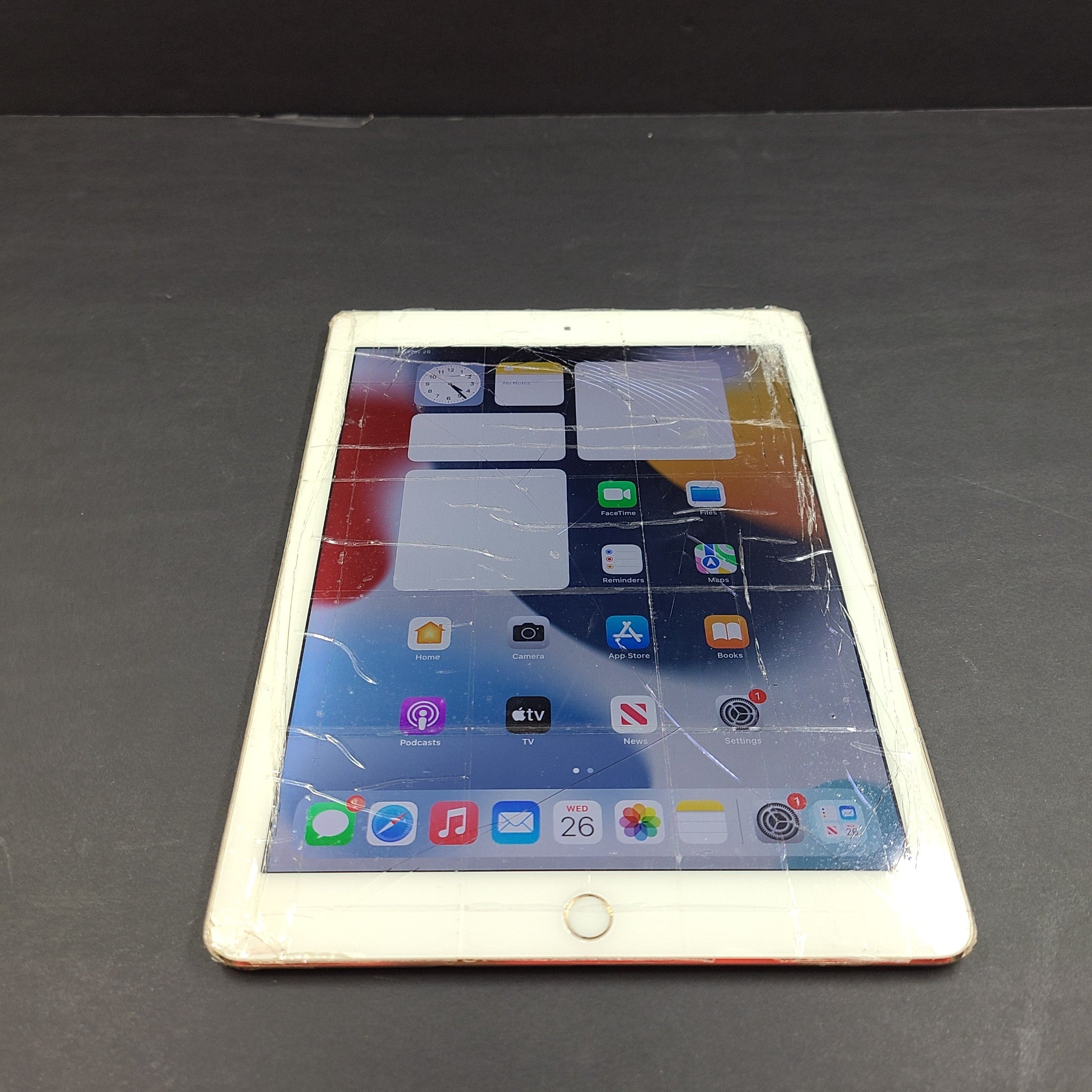 Apple iPad Air 2 64GB, Wi-Fi (Unlocked), 9.7" - Gold A1567 READ!!