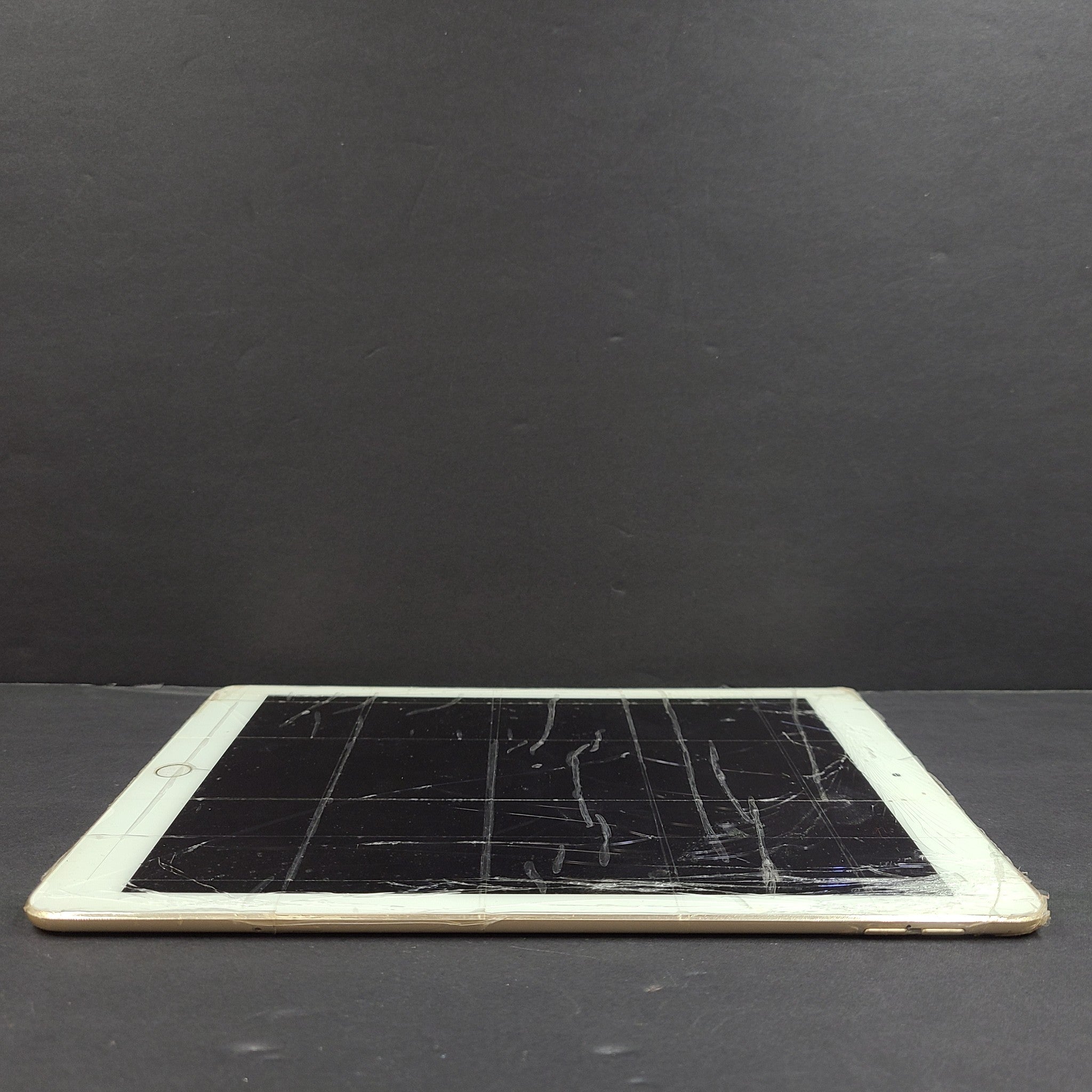 Apple iPad Air 2 64GB, Wi-Fi (Unlocked), 9.7" - Gold A1567 READ!!